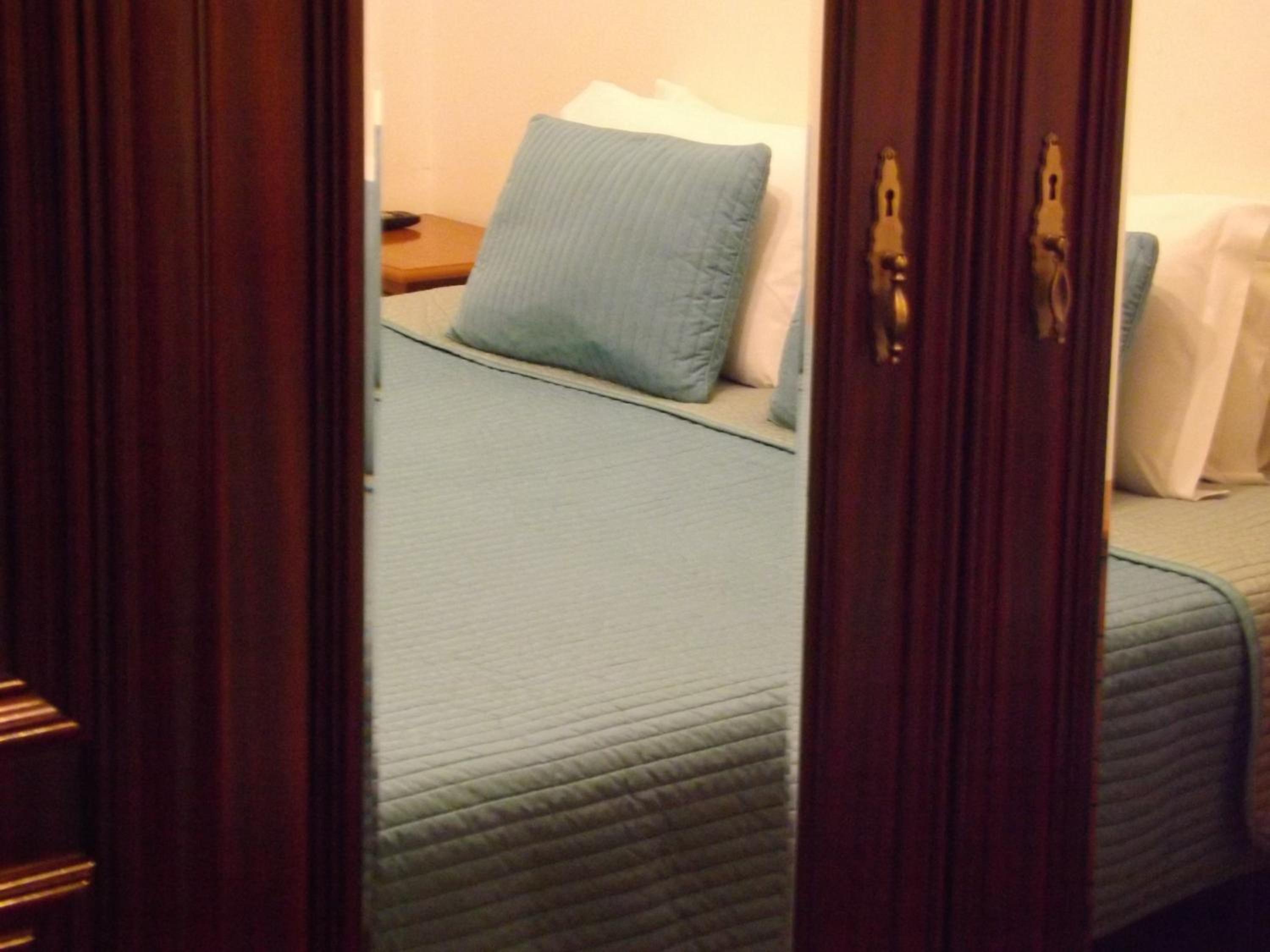 Double or Twin Room - Photo 17