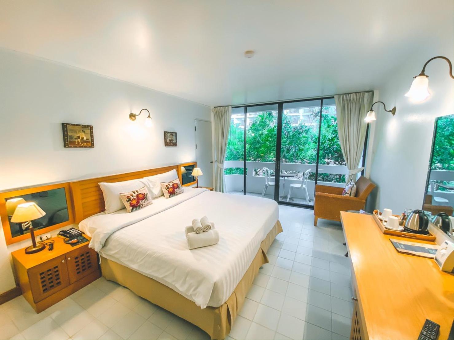Superior Room with Balcony photo 3