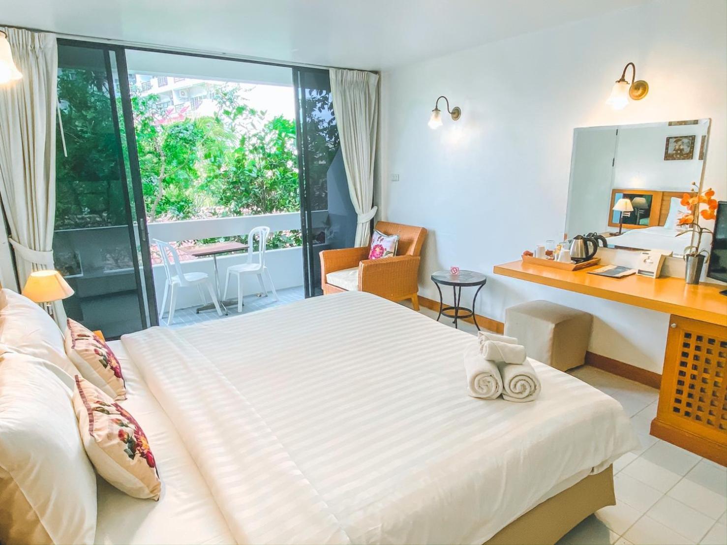 Superior Room with Balcony photo 2