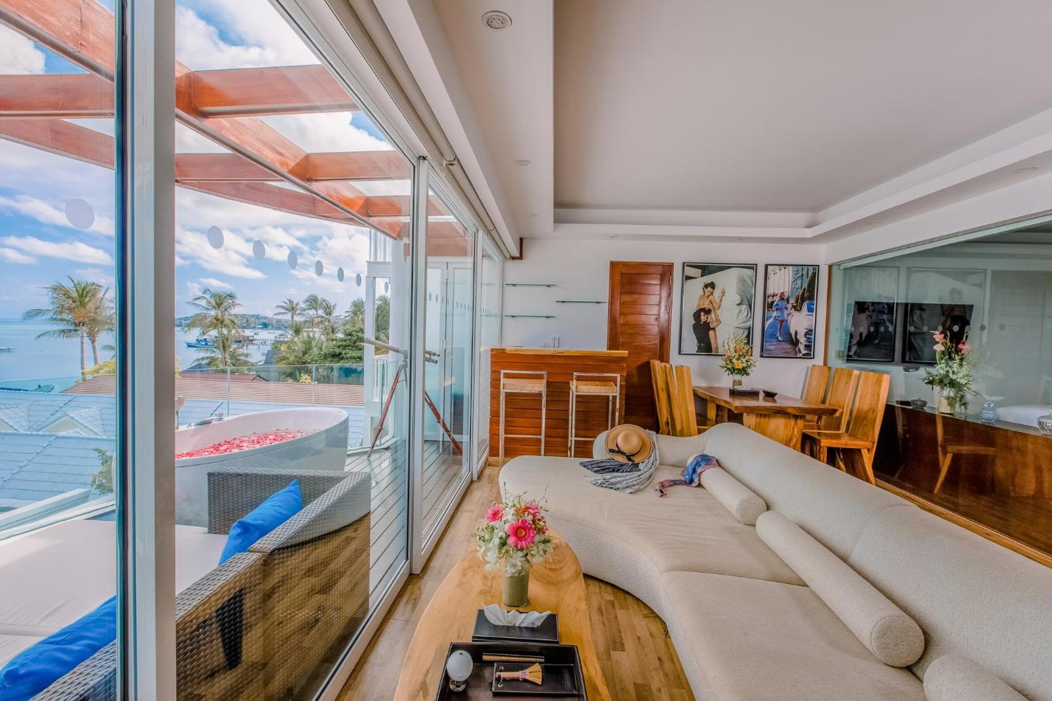 Family Room with Sea View photo 3