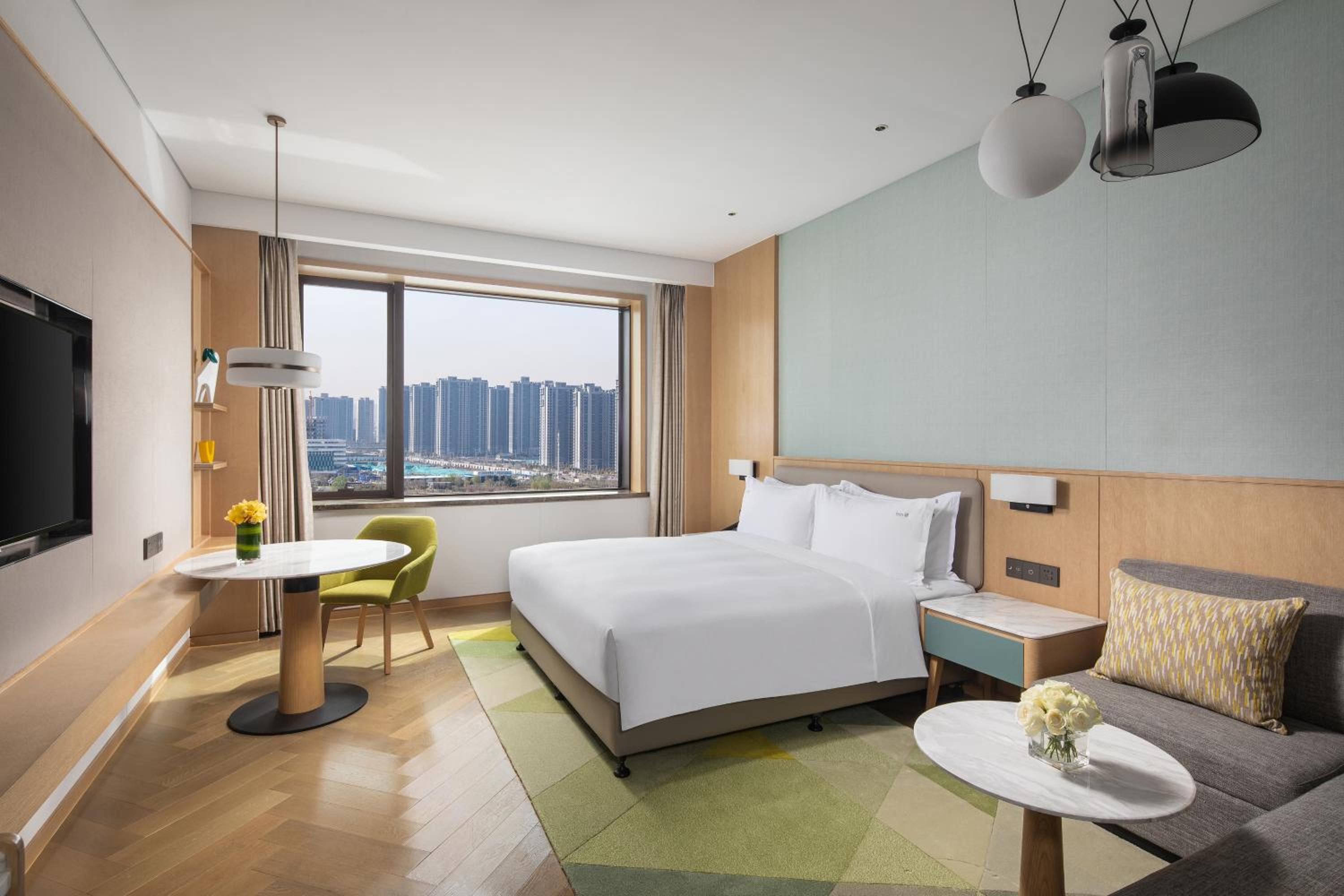 Standard King Room with City View - Photo 1
