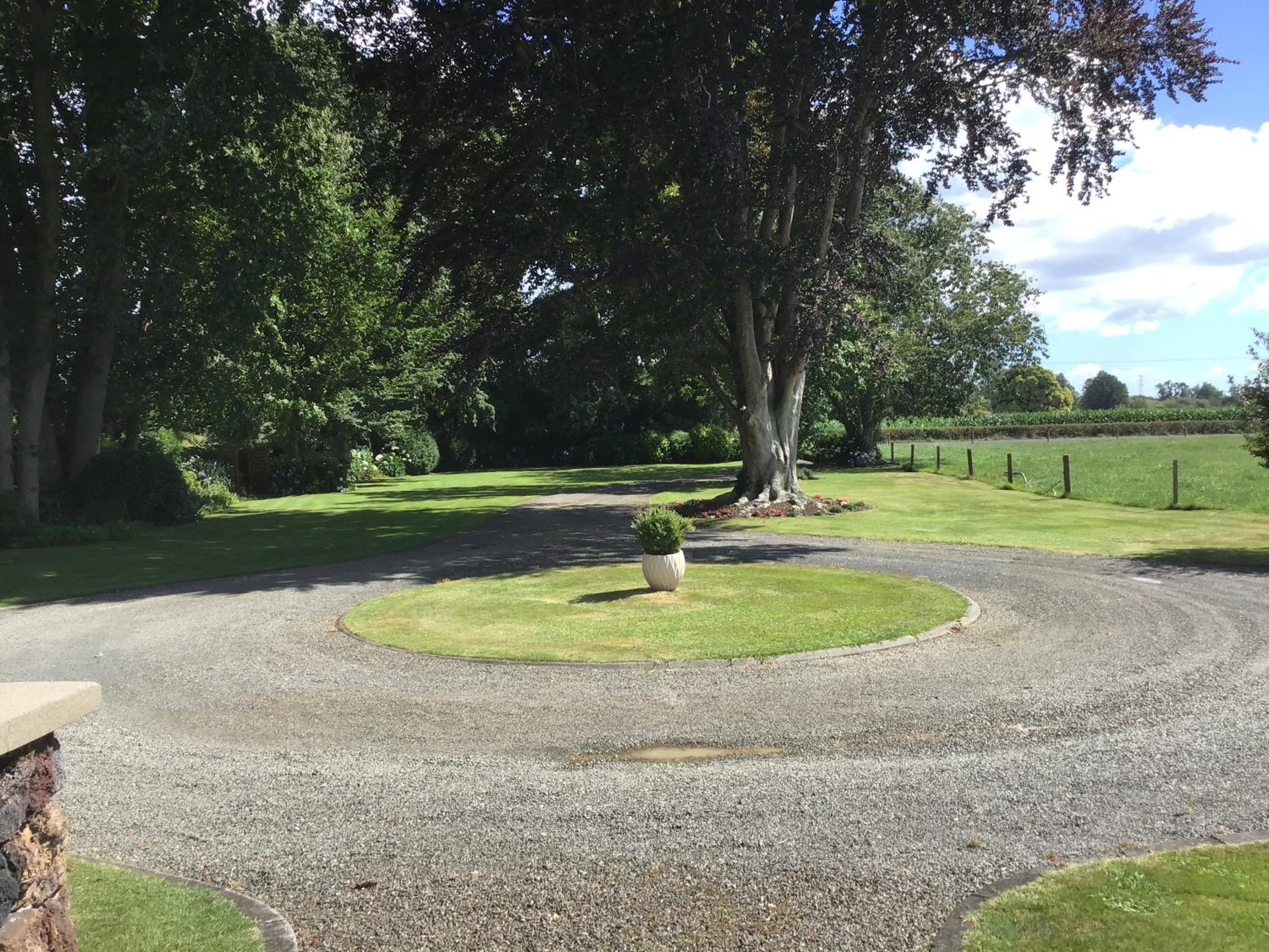 Cottage with Garden View - Photo 14