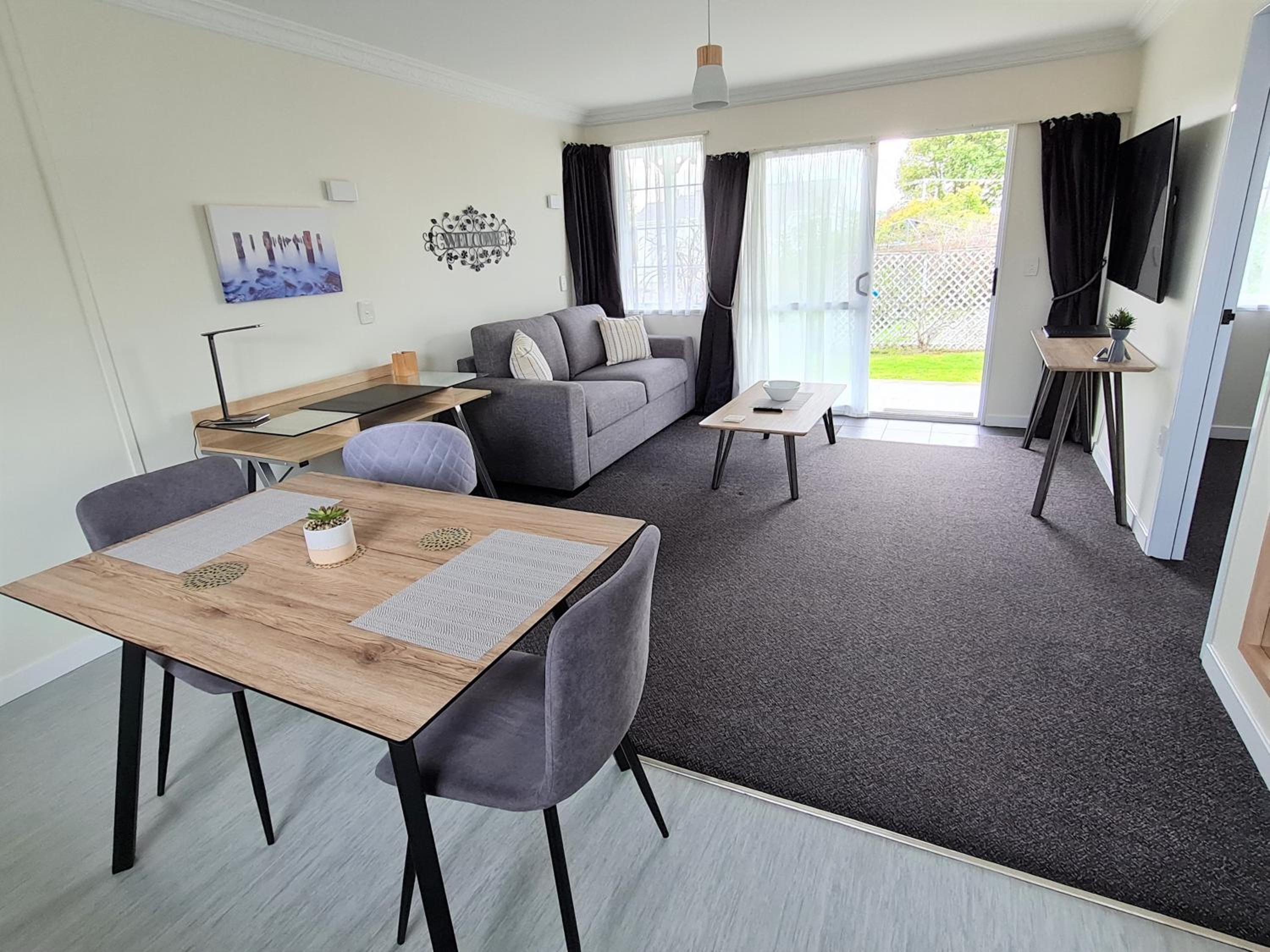 Executive Apartment - Photo 2
