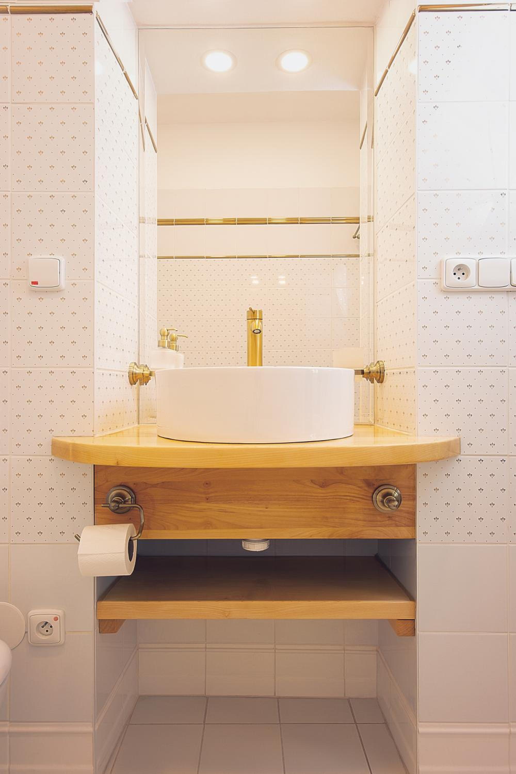 Double or Twin Room - Photo 6