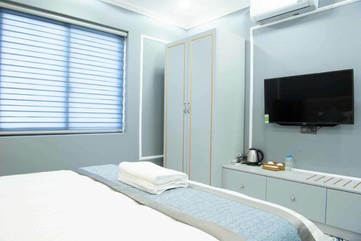 Standard King Room photo 2