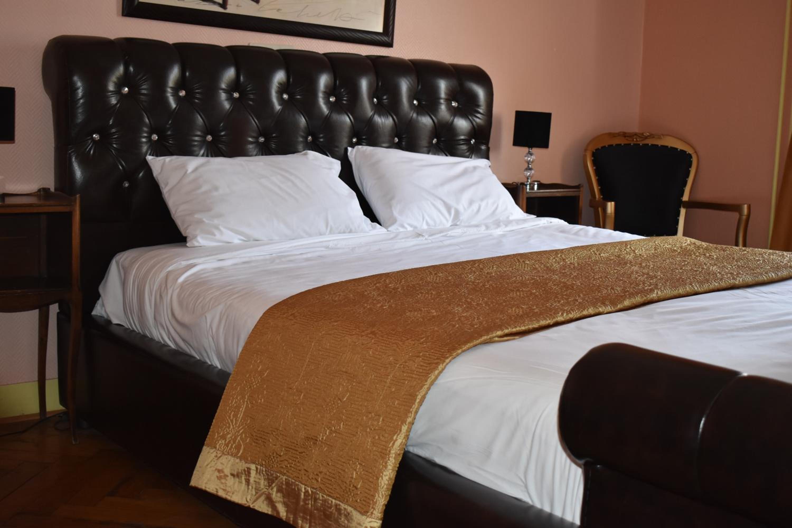 Double Room - Photo 14