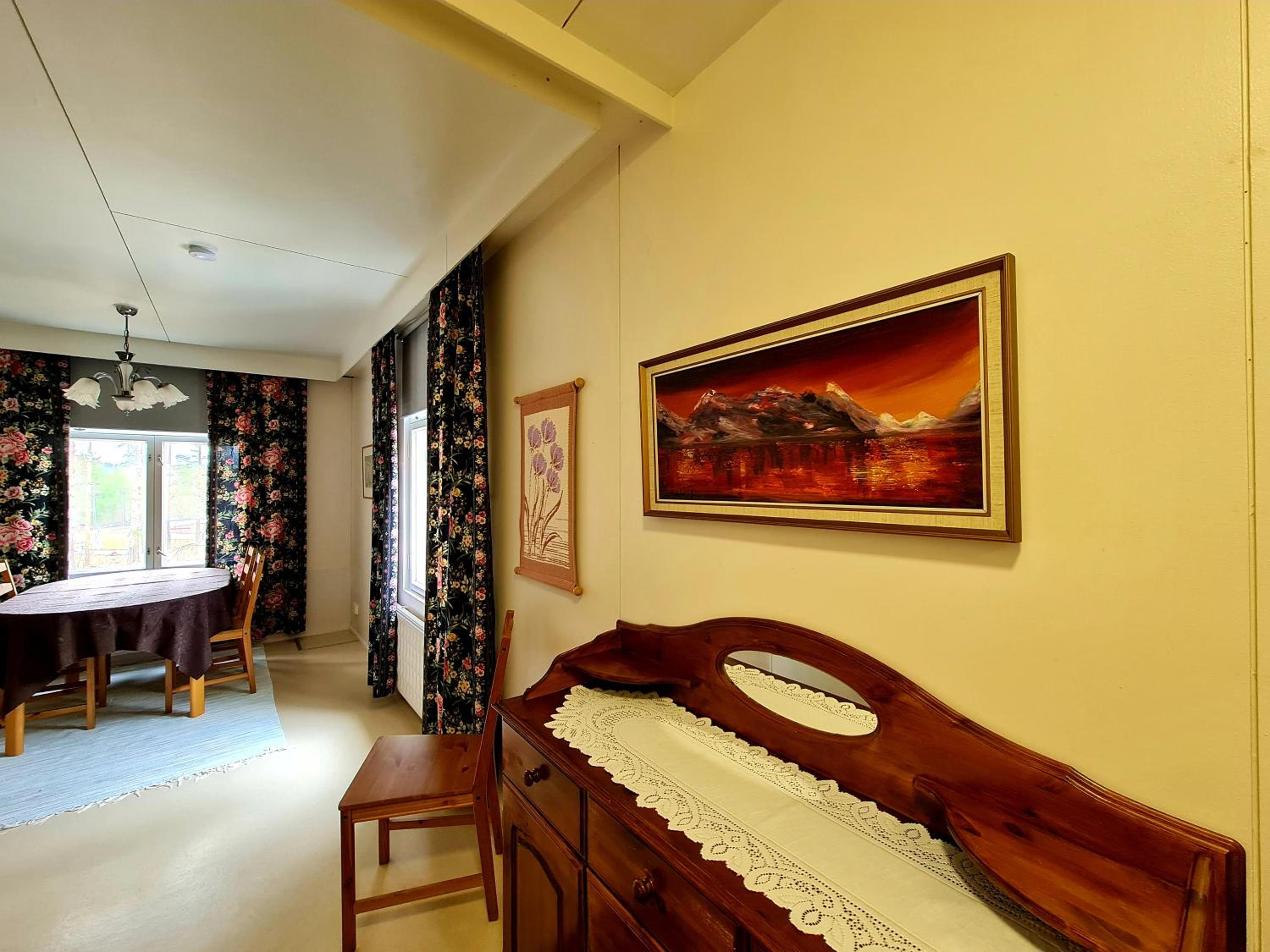 One-Bedroom Apartment - Photo 7