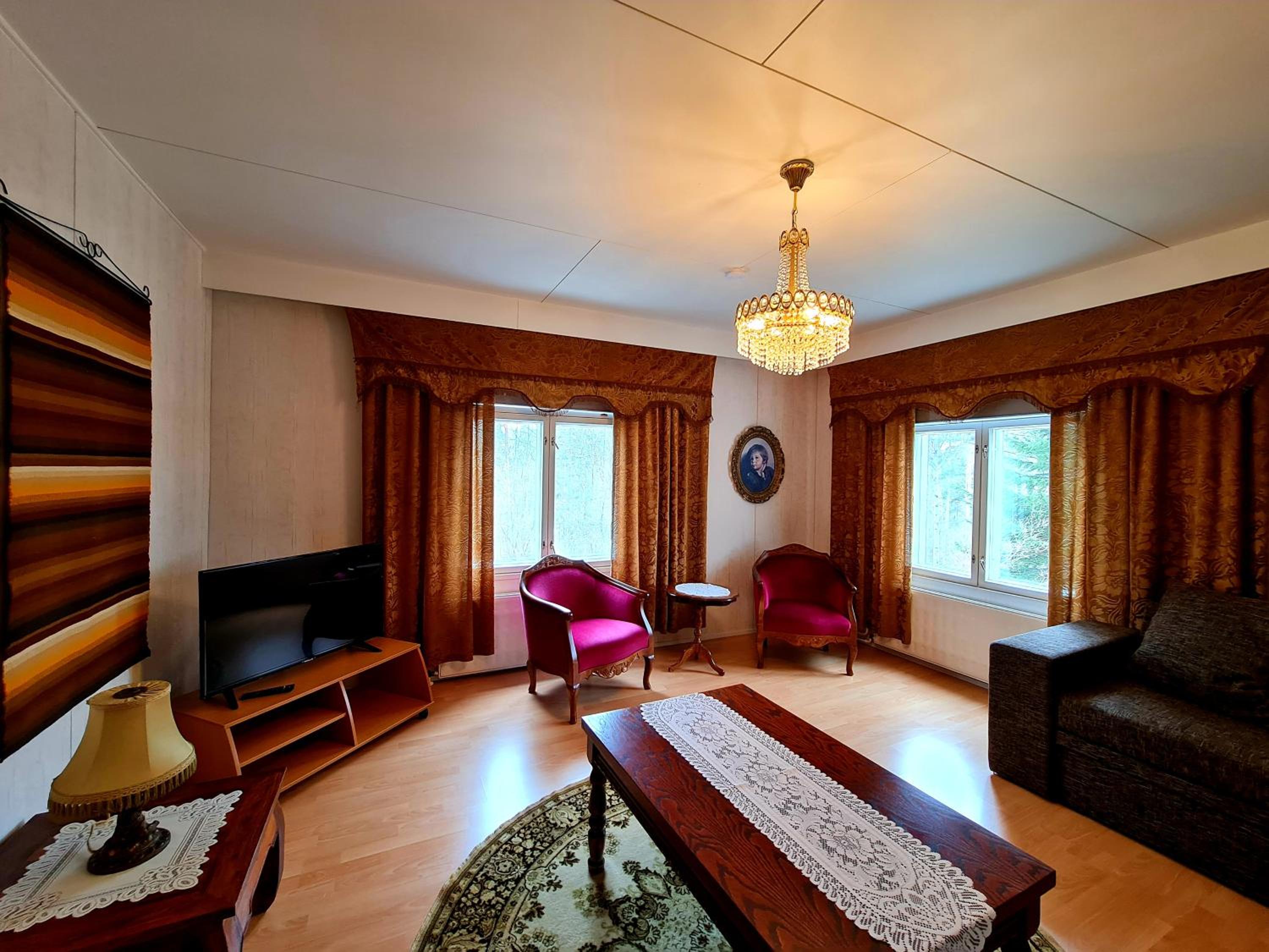 One-Bedroom Apartment - Photo 1