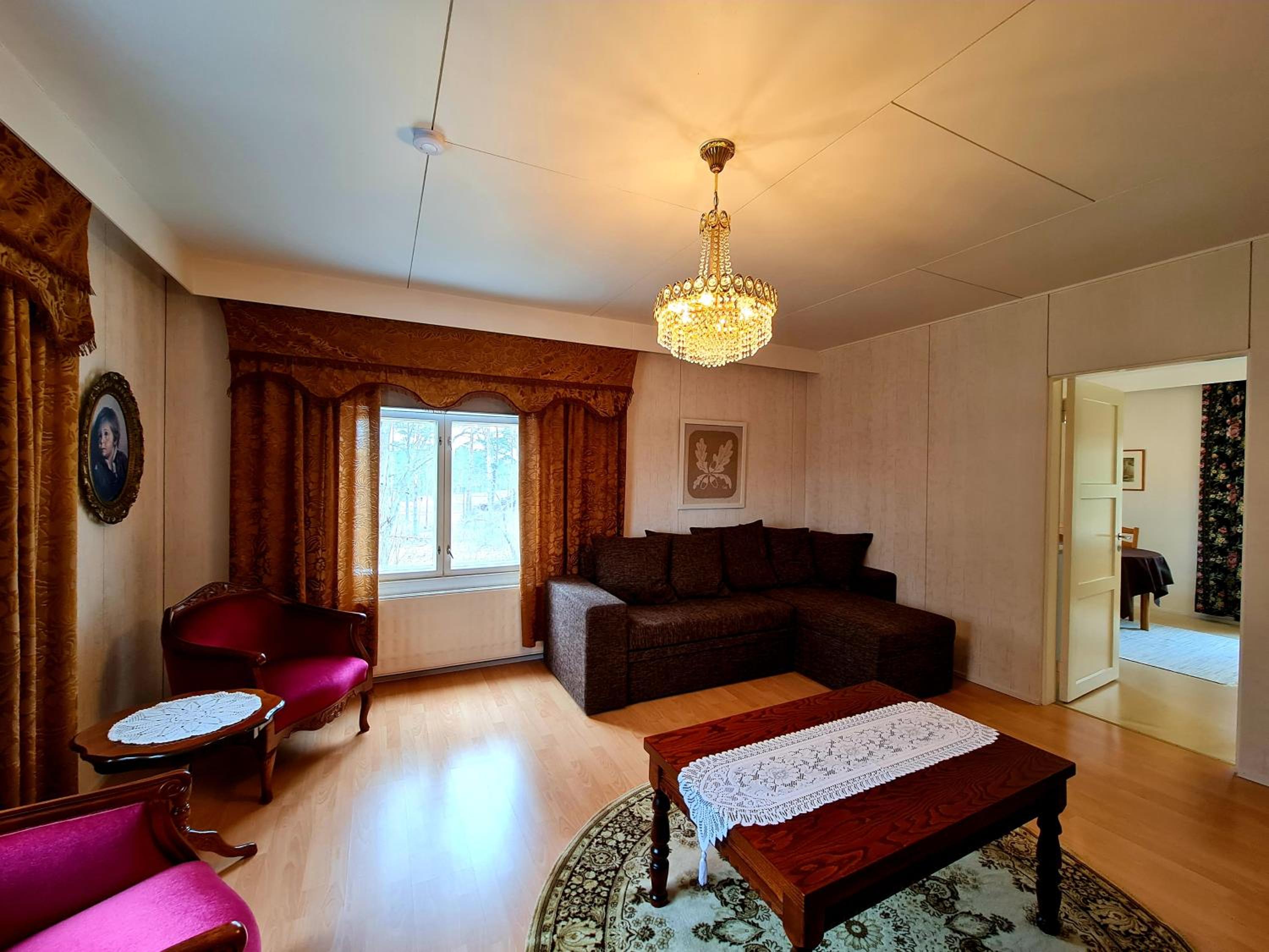 One-Bedroom Apartment - Photo 4