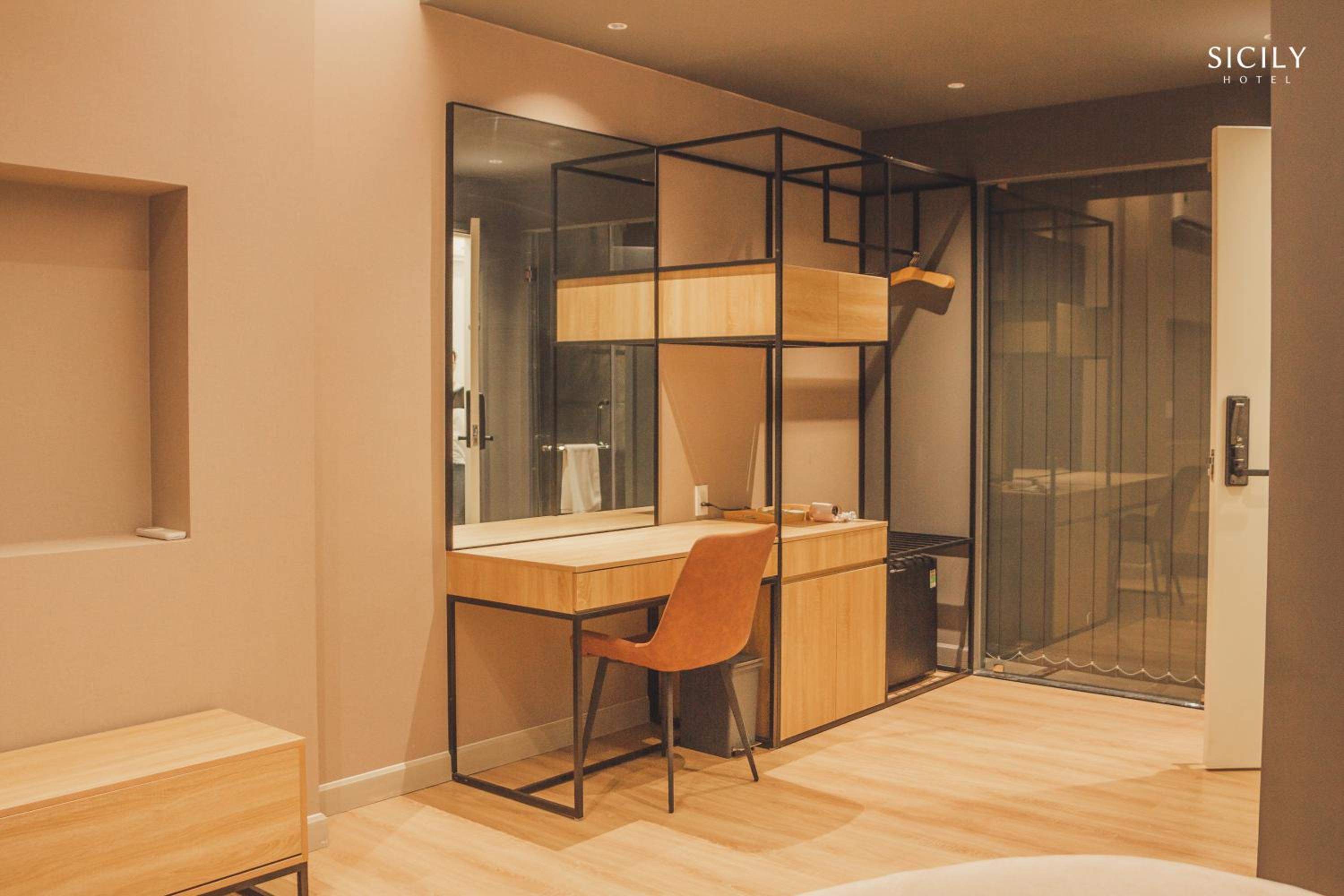 Double Room with Balcony - Photo 6