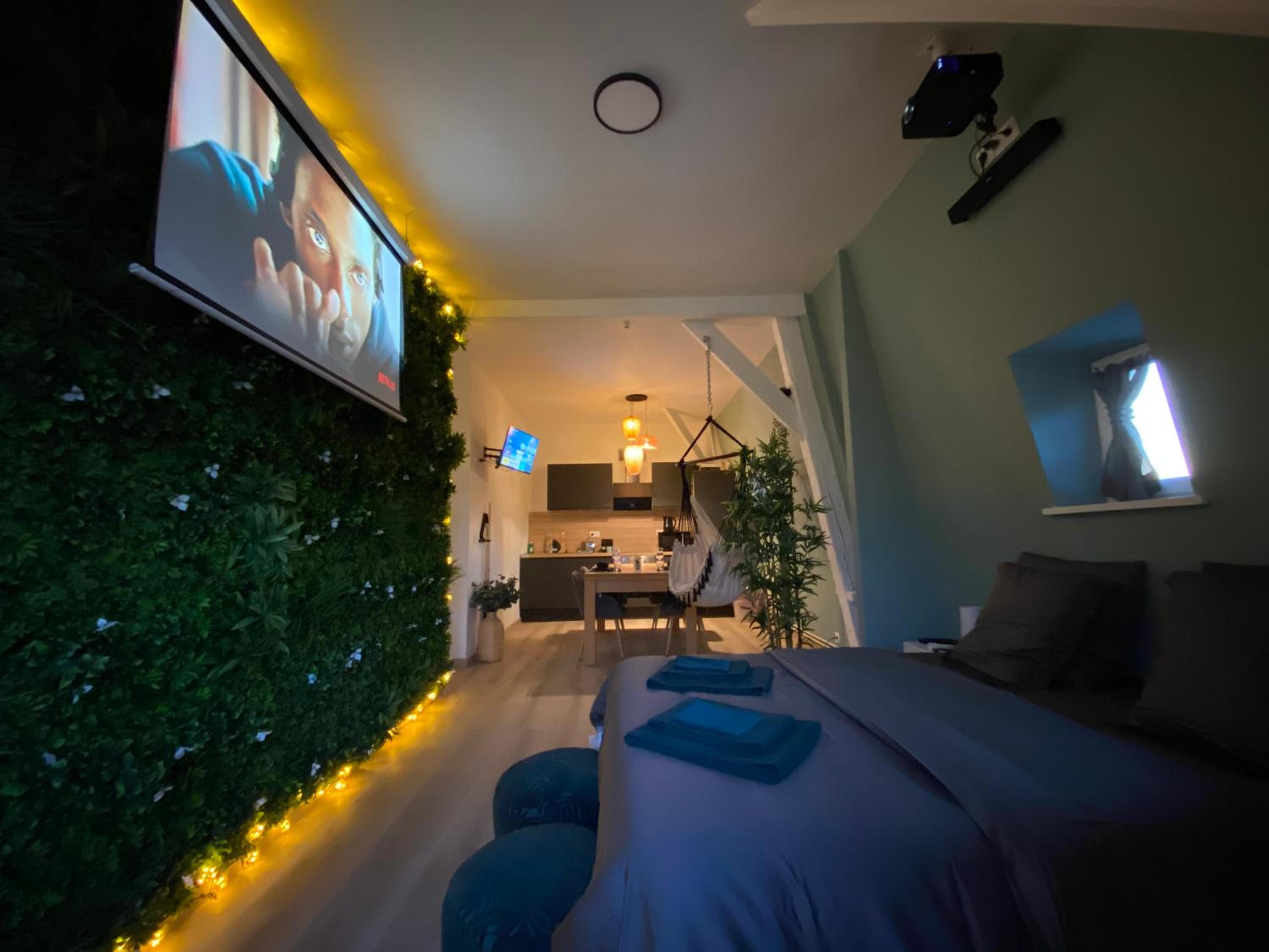 One-Bedroom Apartment - Photo 11