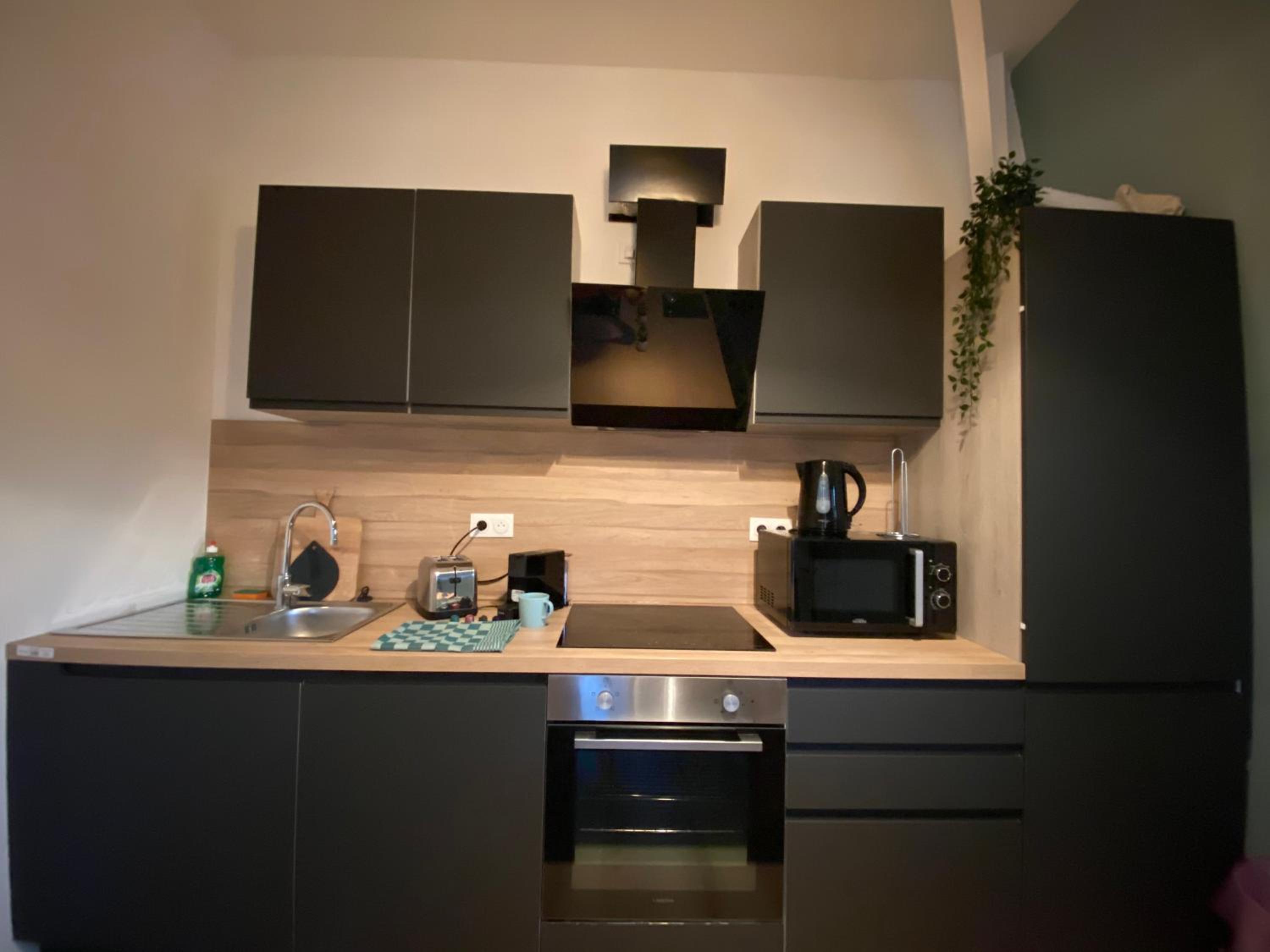 One-Bedroom Apartment - Photo 12