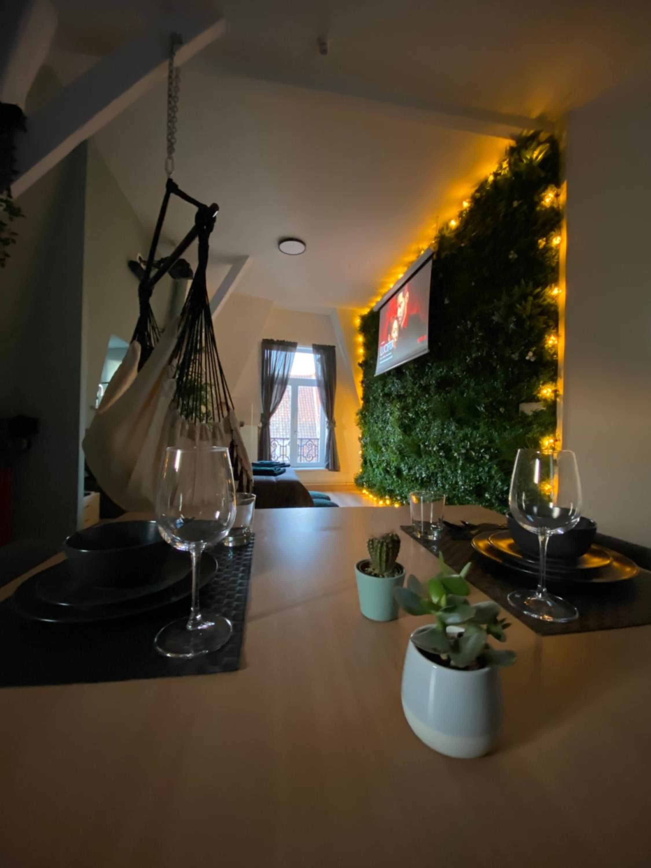One-Bedroom Apartment - Photo 2