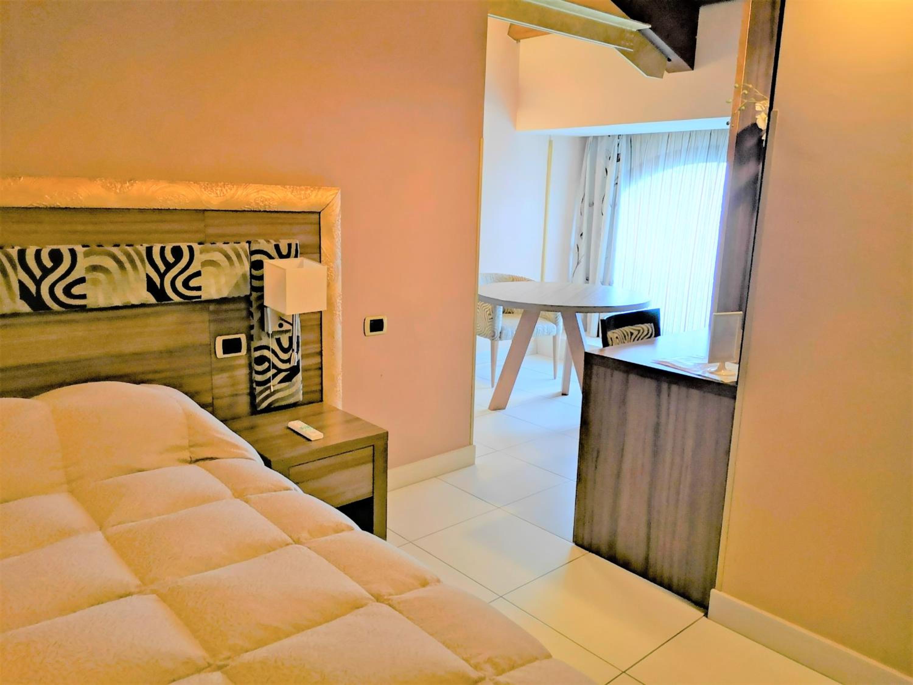 Double Room with Sea View - Photo 1
