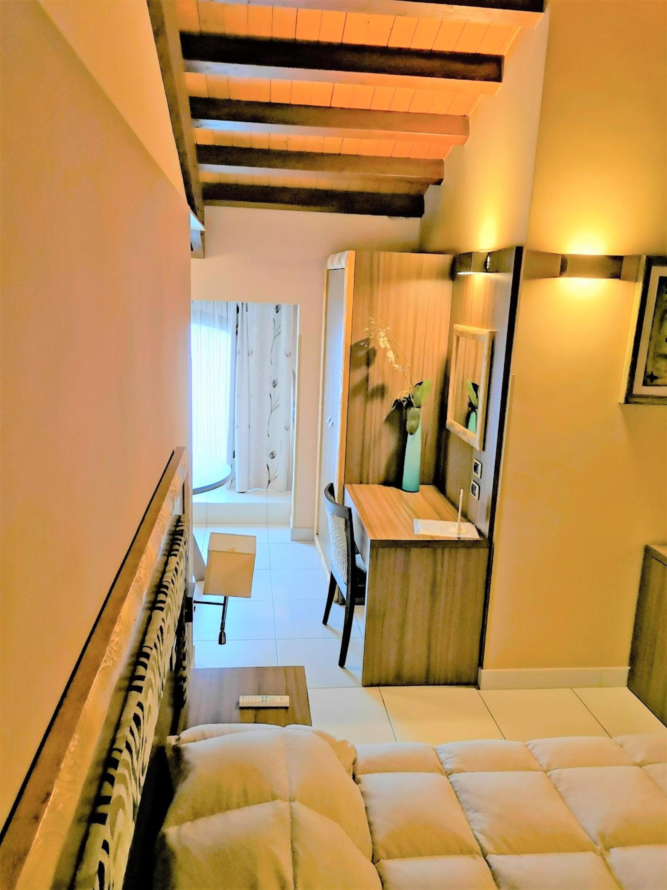 Double Room with Sea View - Photo 5