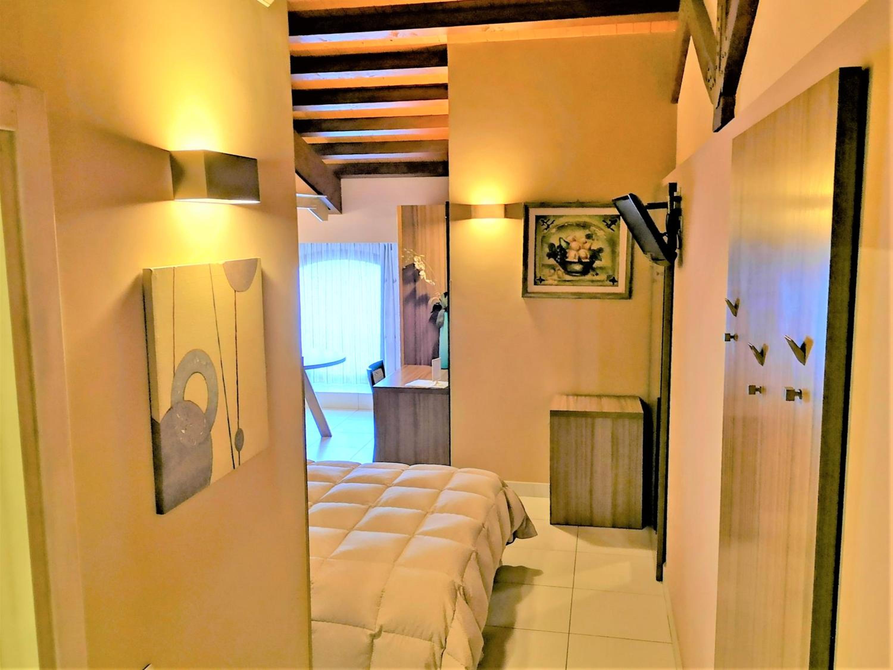 Double Room with Sea View - Photo 3