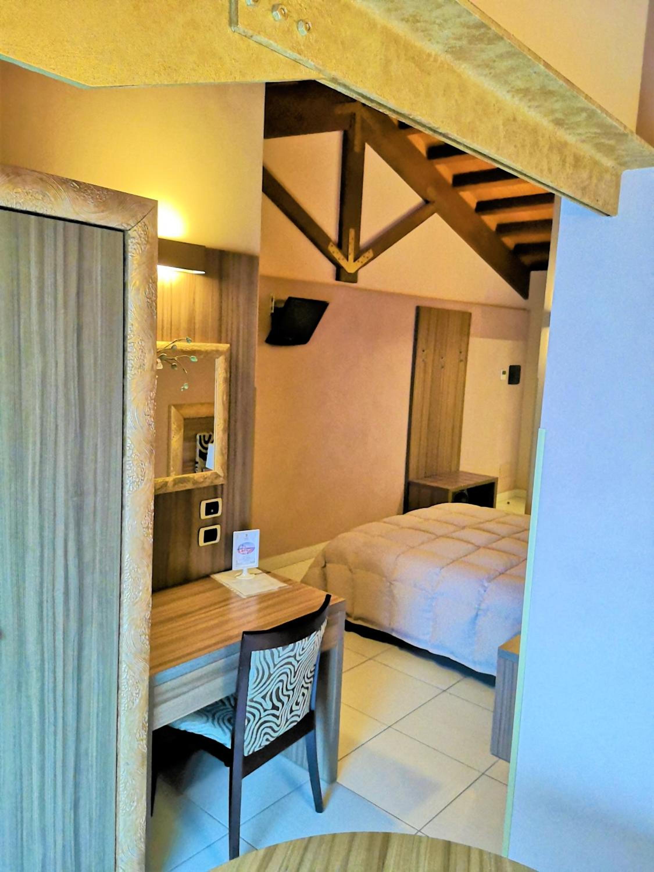 Double Room with Sea View - Photo 7