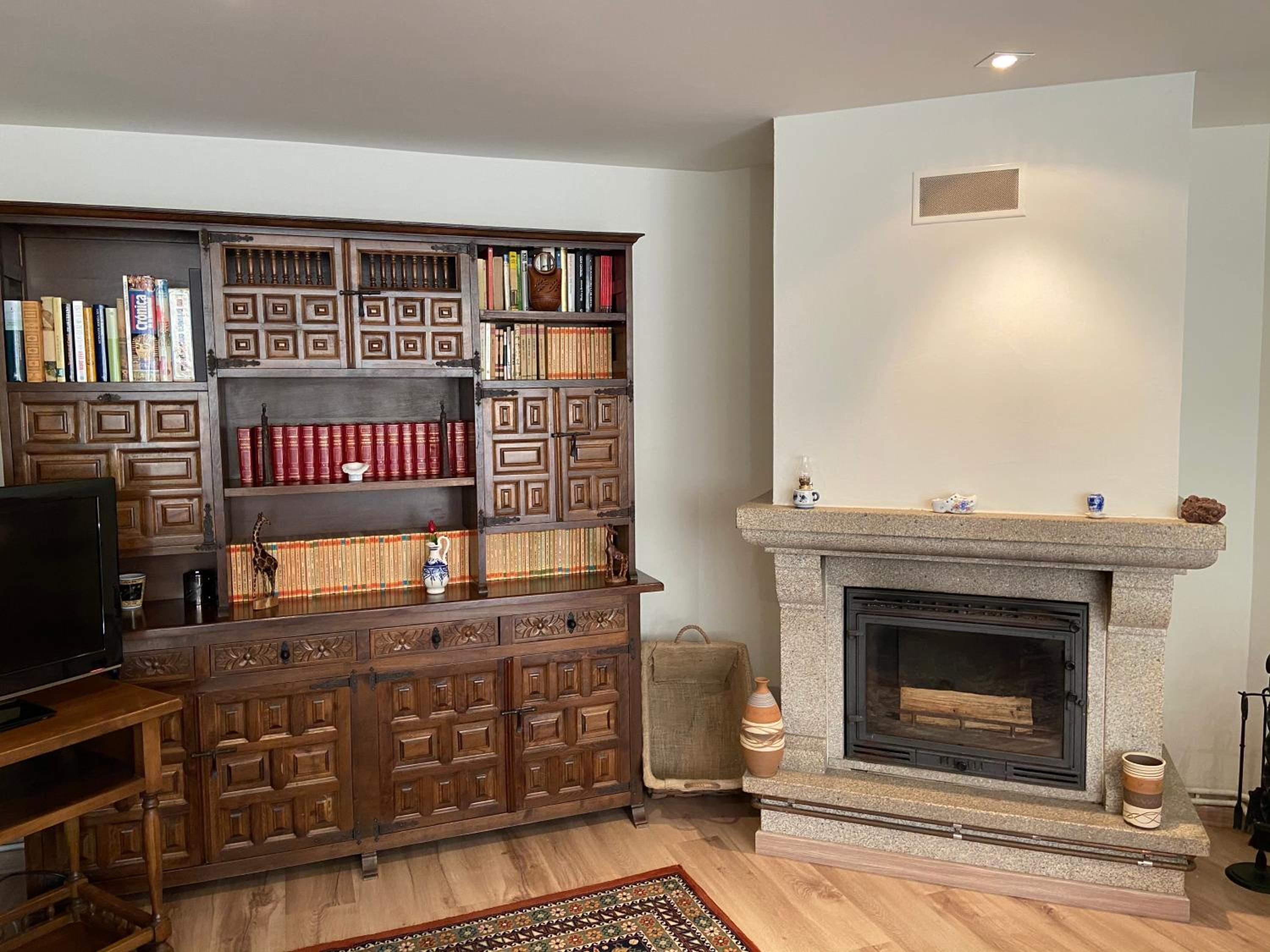 Three-Bedroom House photo 2