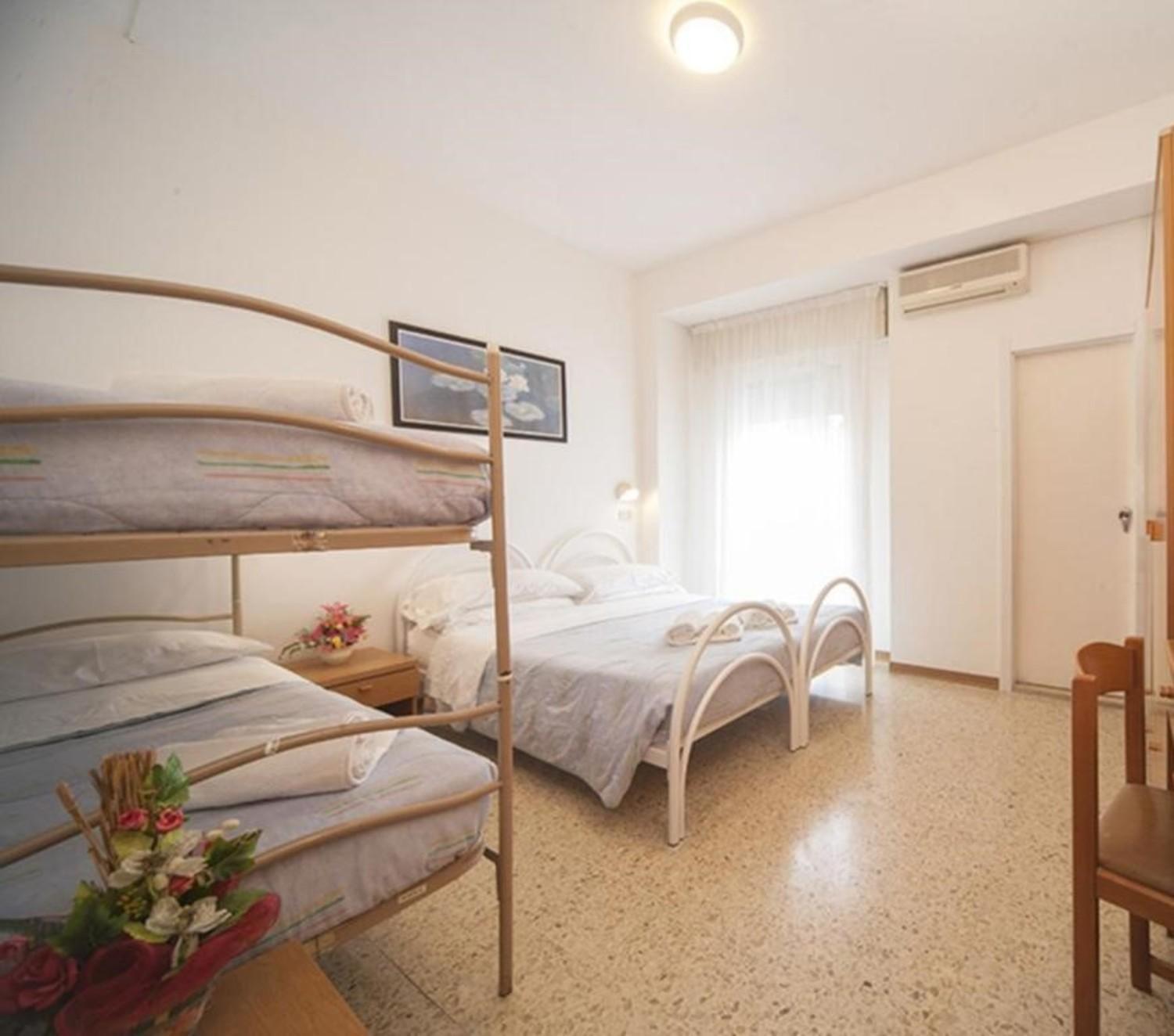 Quadruple Room with Sea View photo 2