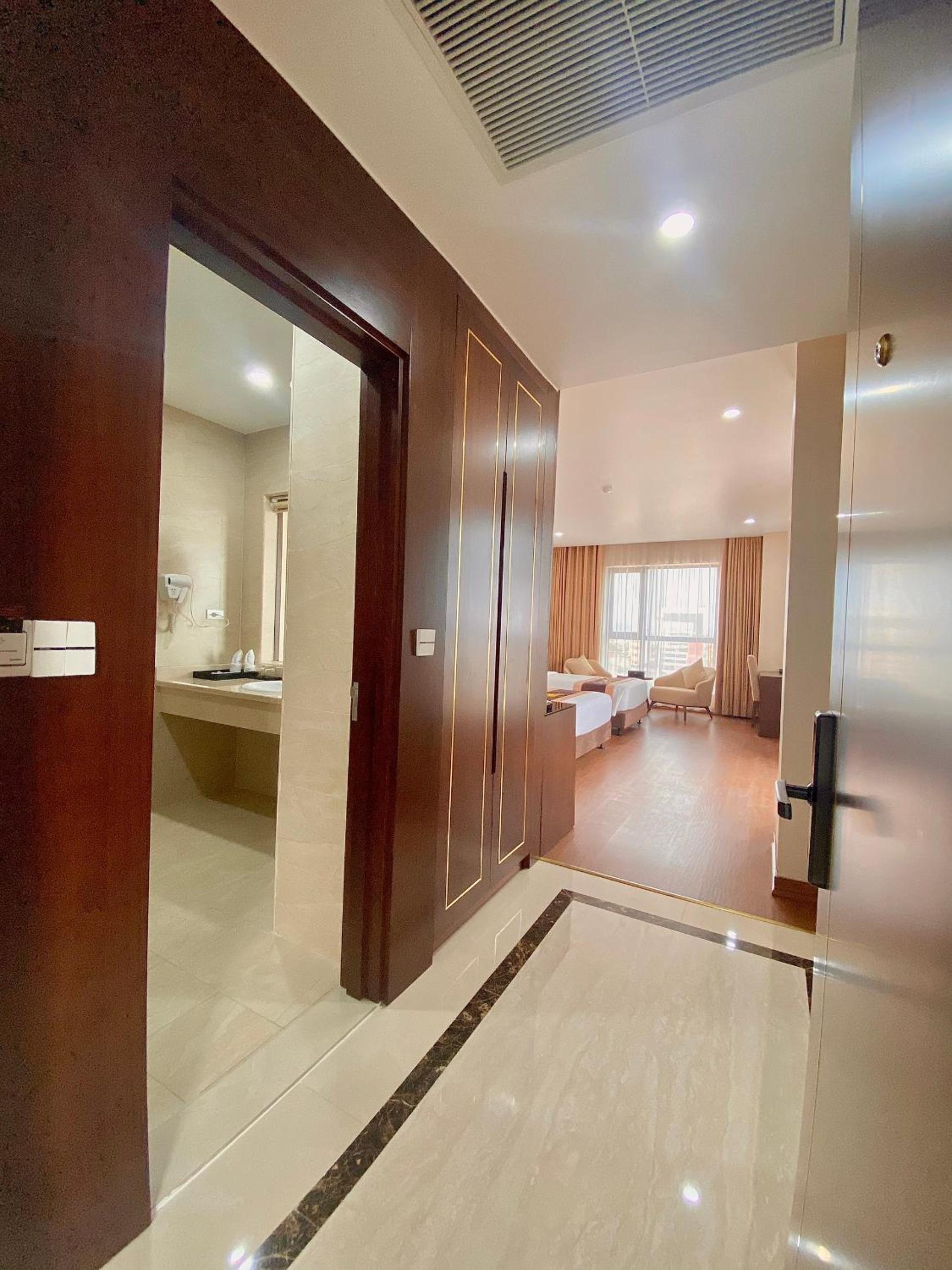 Twin Room with View - Photo 2