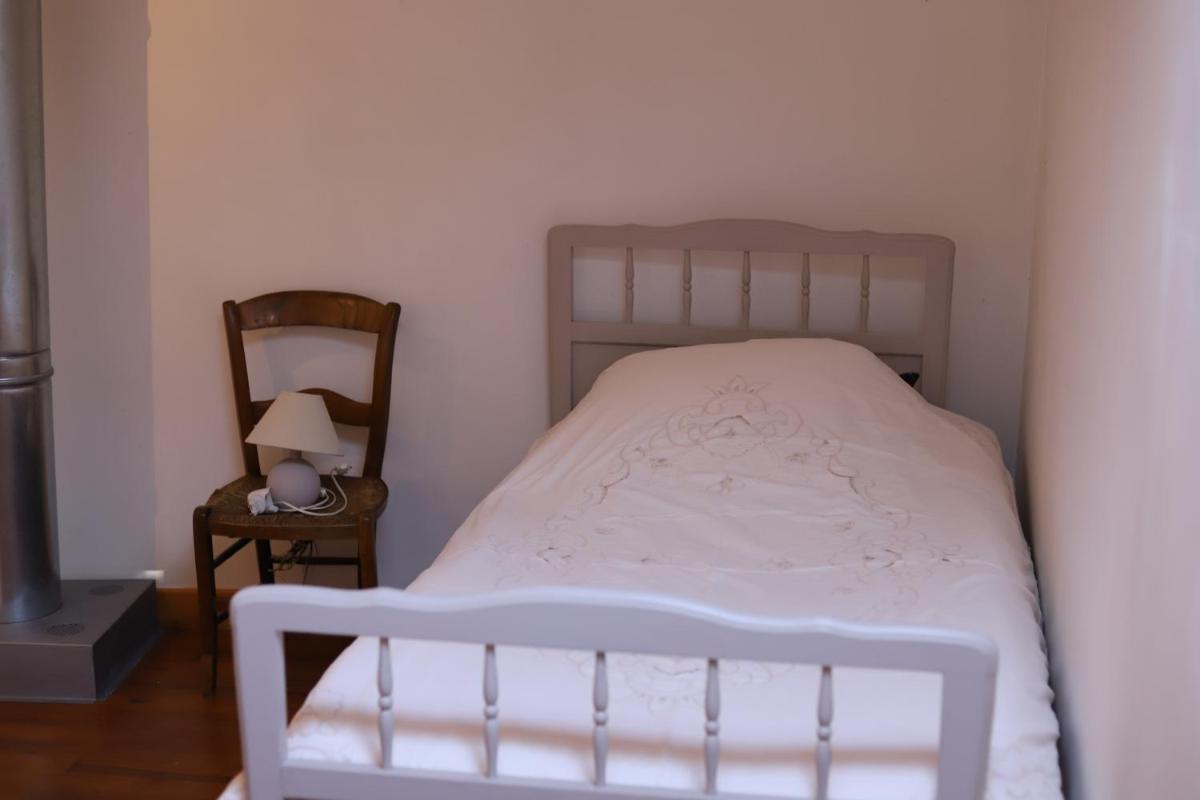Two-Bedroom House - Photo 10