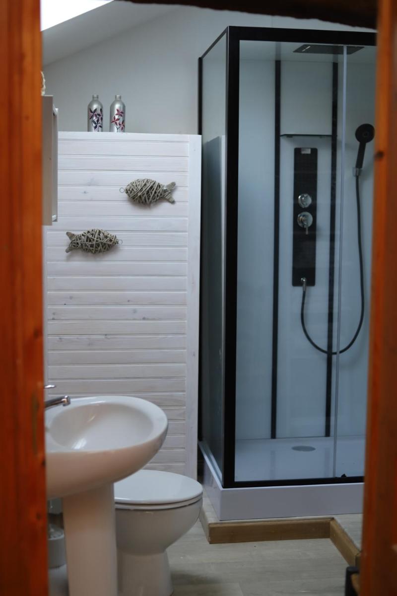 Two-Bedroom House - Photo 11
