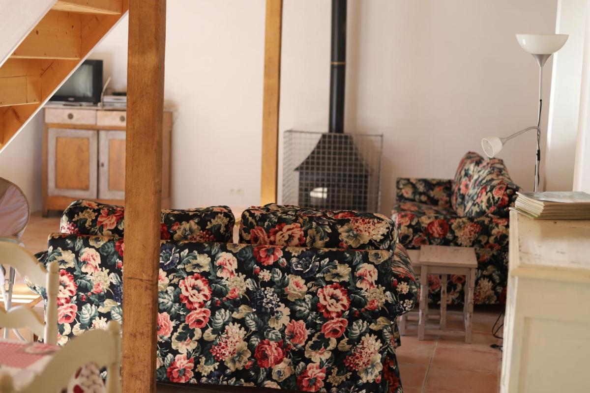 Two-Bedroom House - Photo 18
