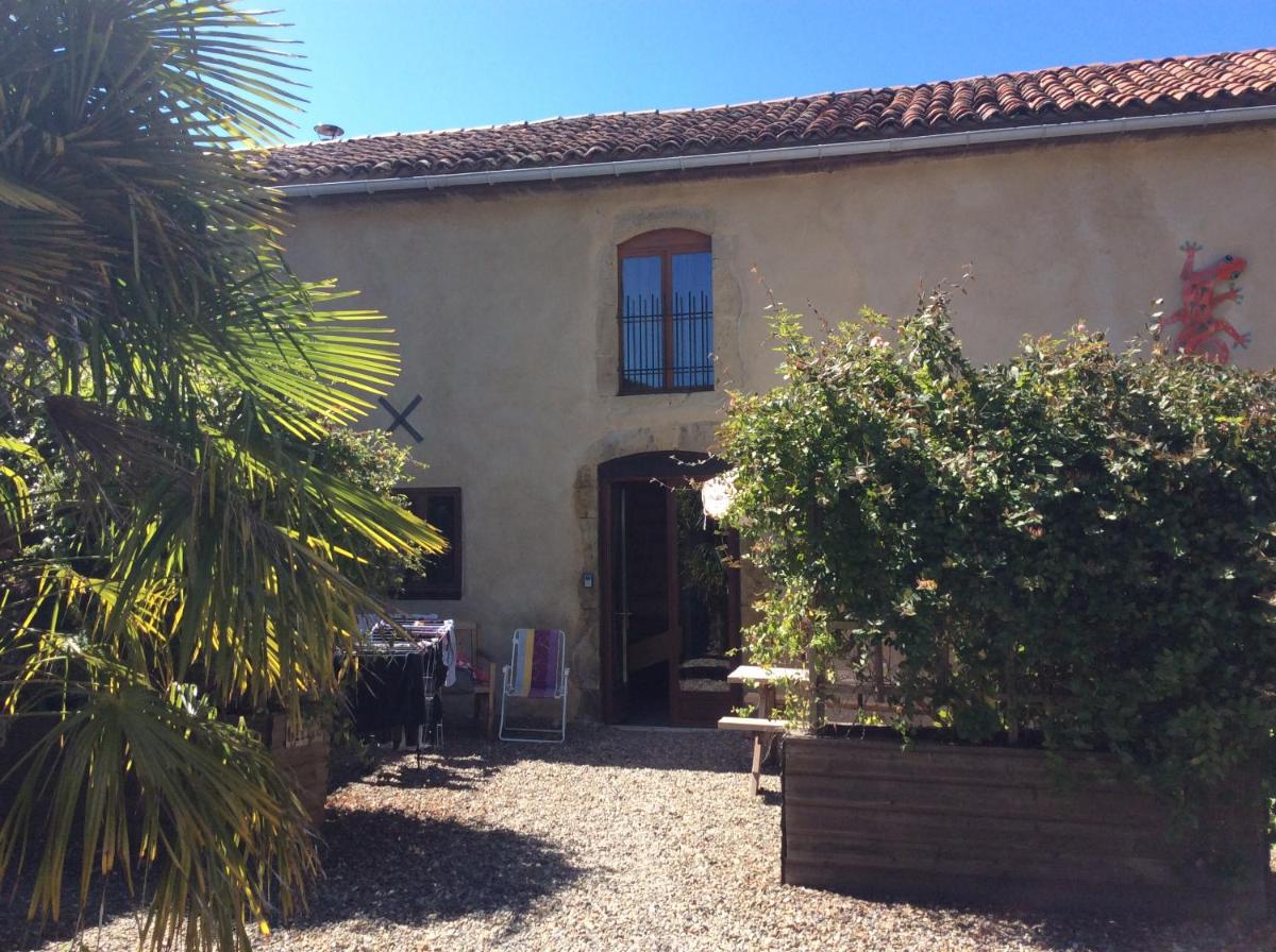 Two-Bedroom House - Photo 21