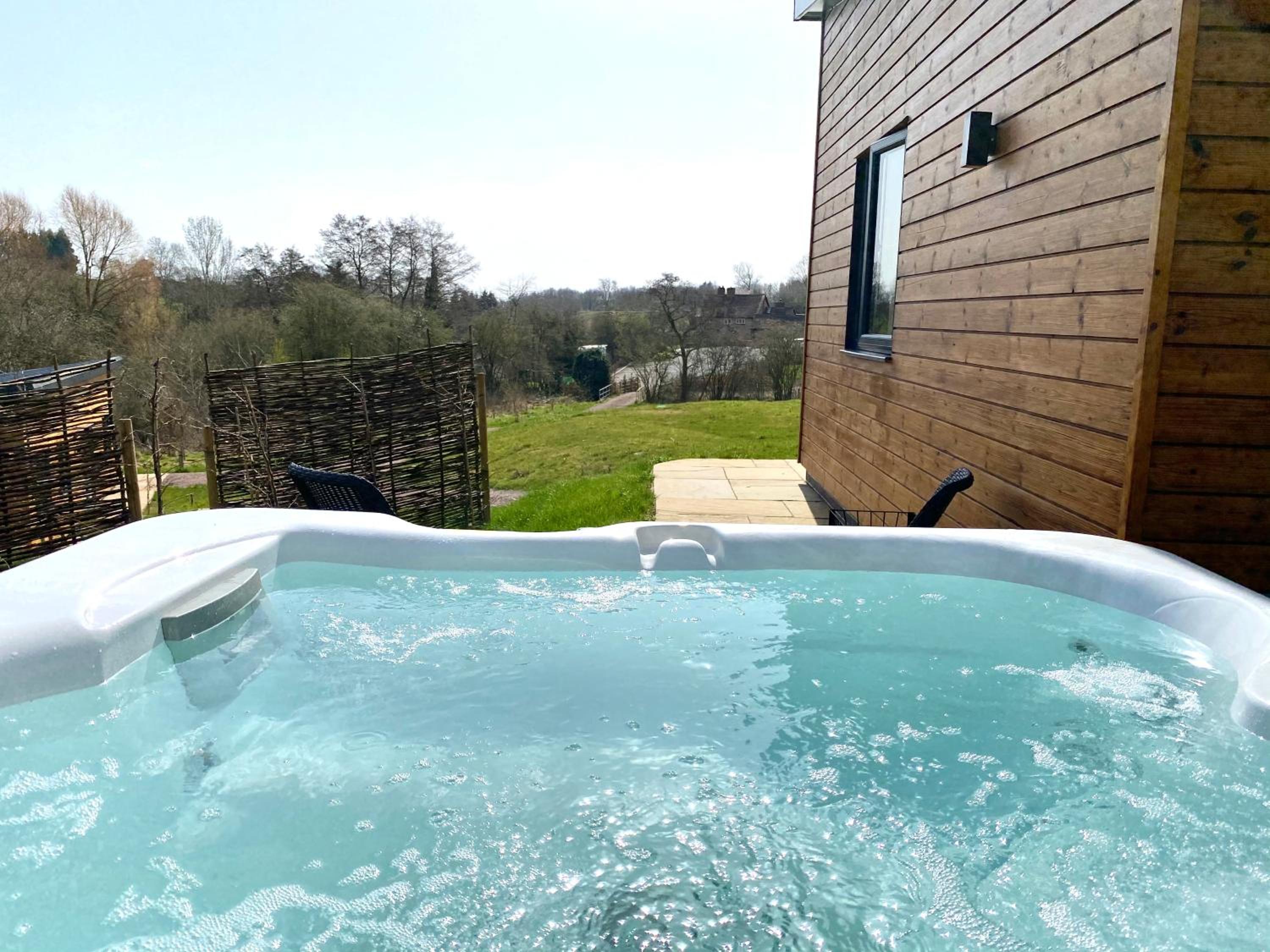 Suite with Hot Tub - Photo 5