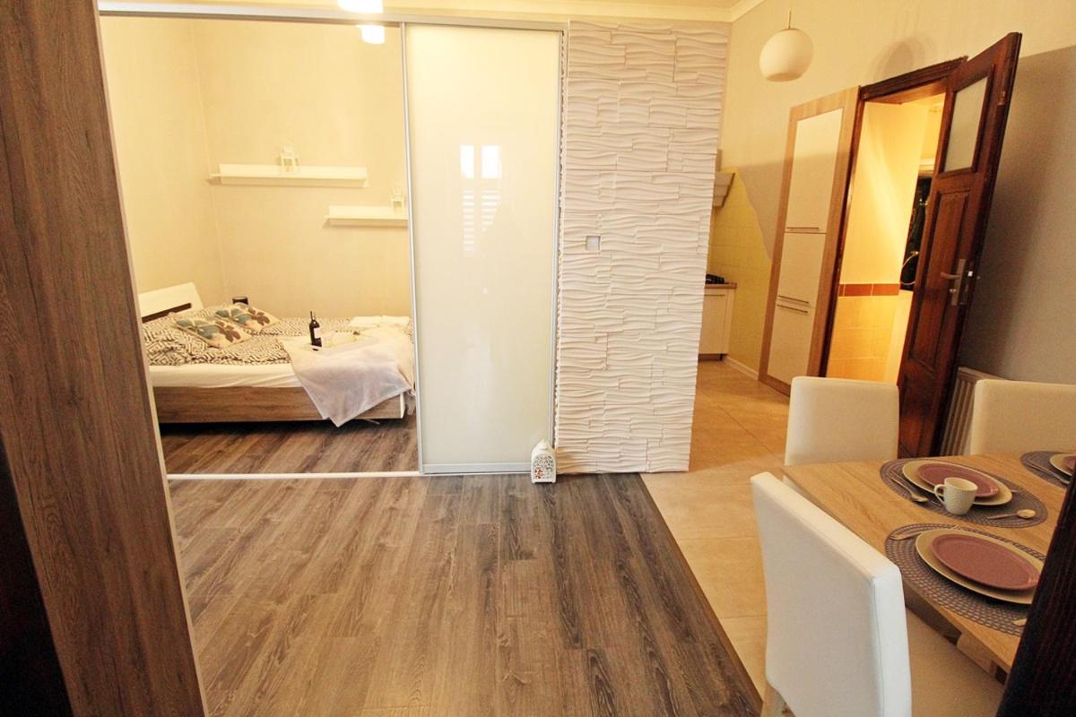 Two-Bedroom Apartment - Photo 2
