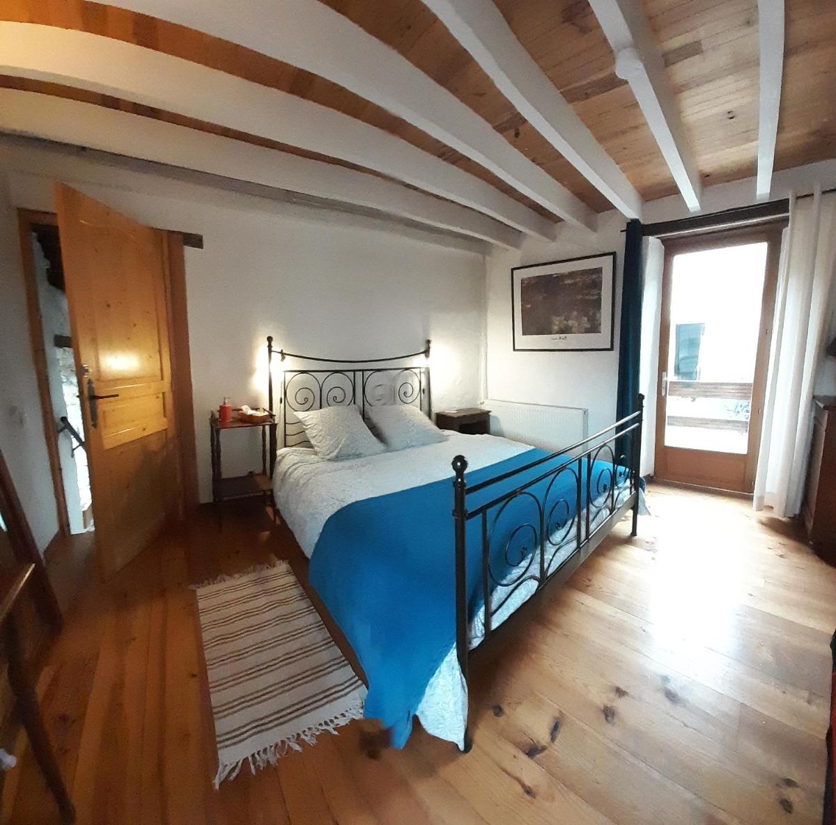 Budget Double Room - Photo 4