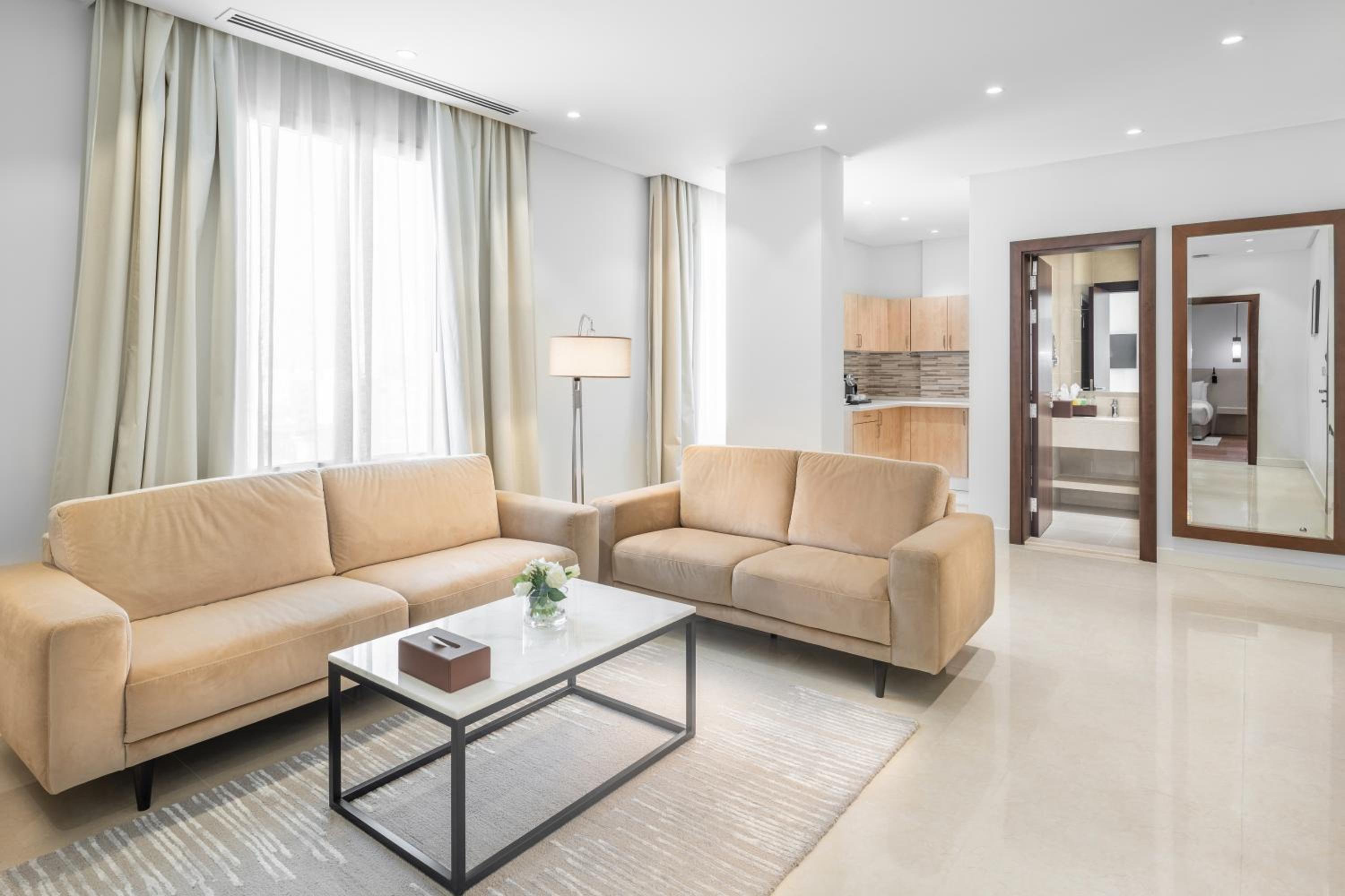 Executive Suite - Photo 2