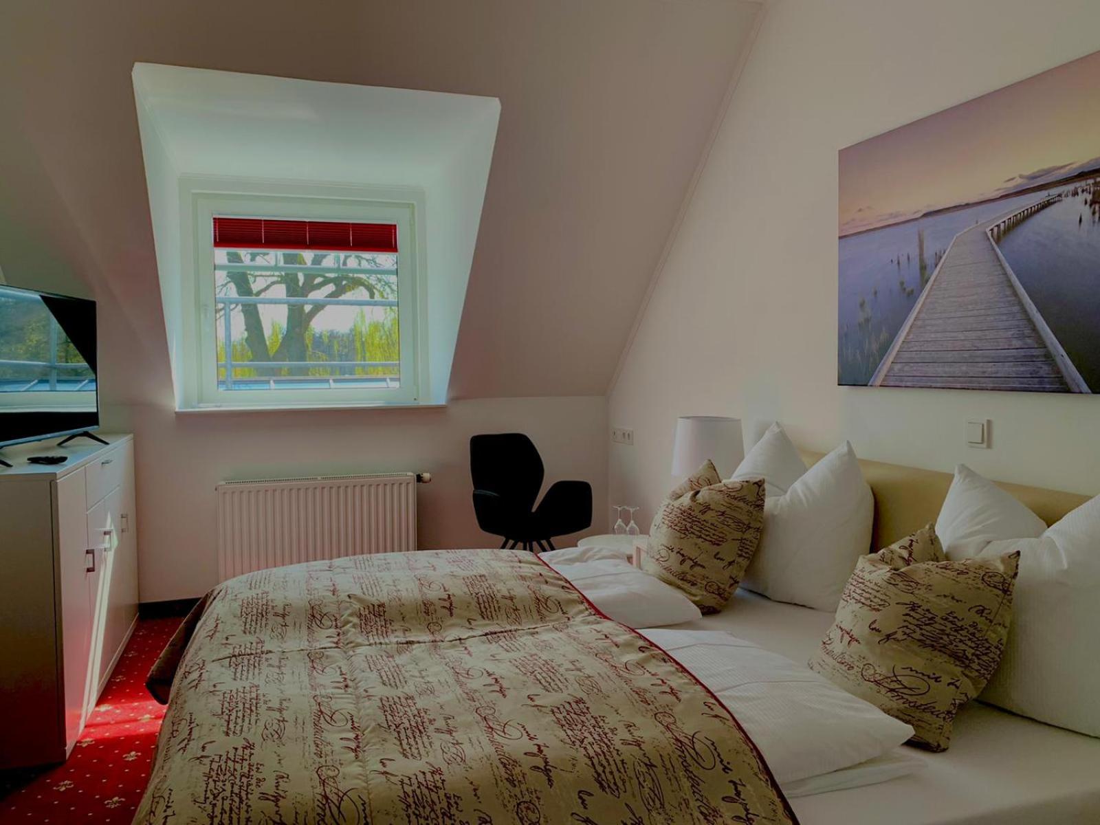 Double Room with Lake View photo 1