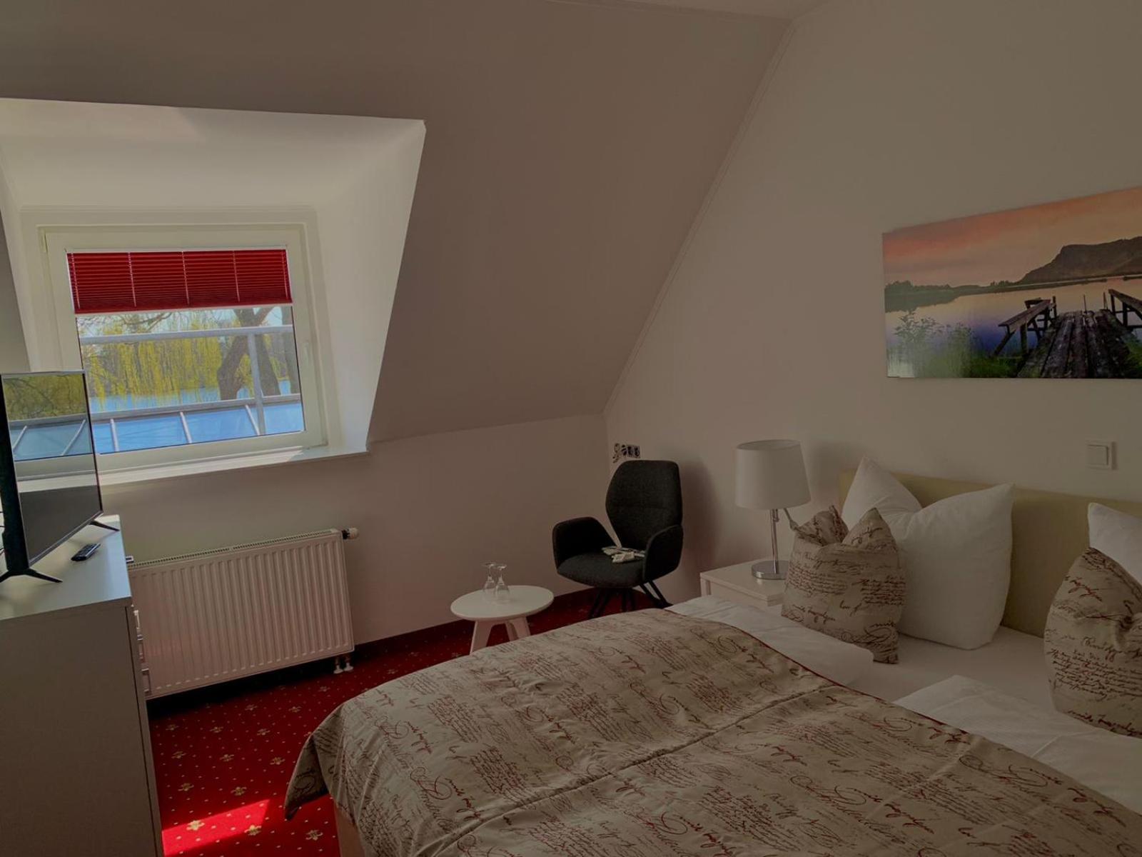 Double Room with Lake View photo 3