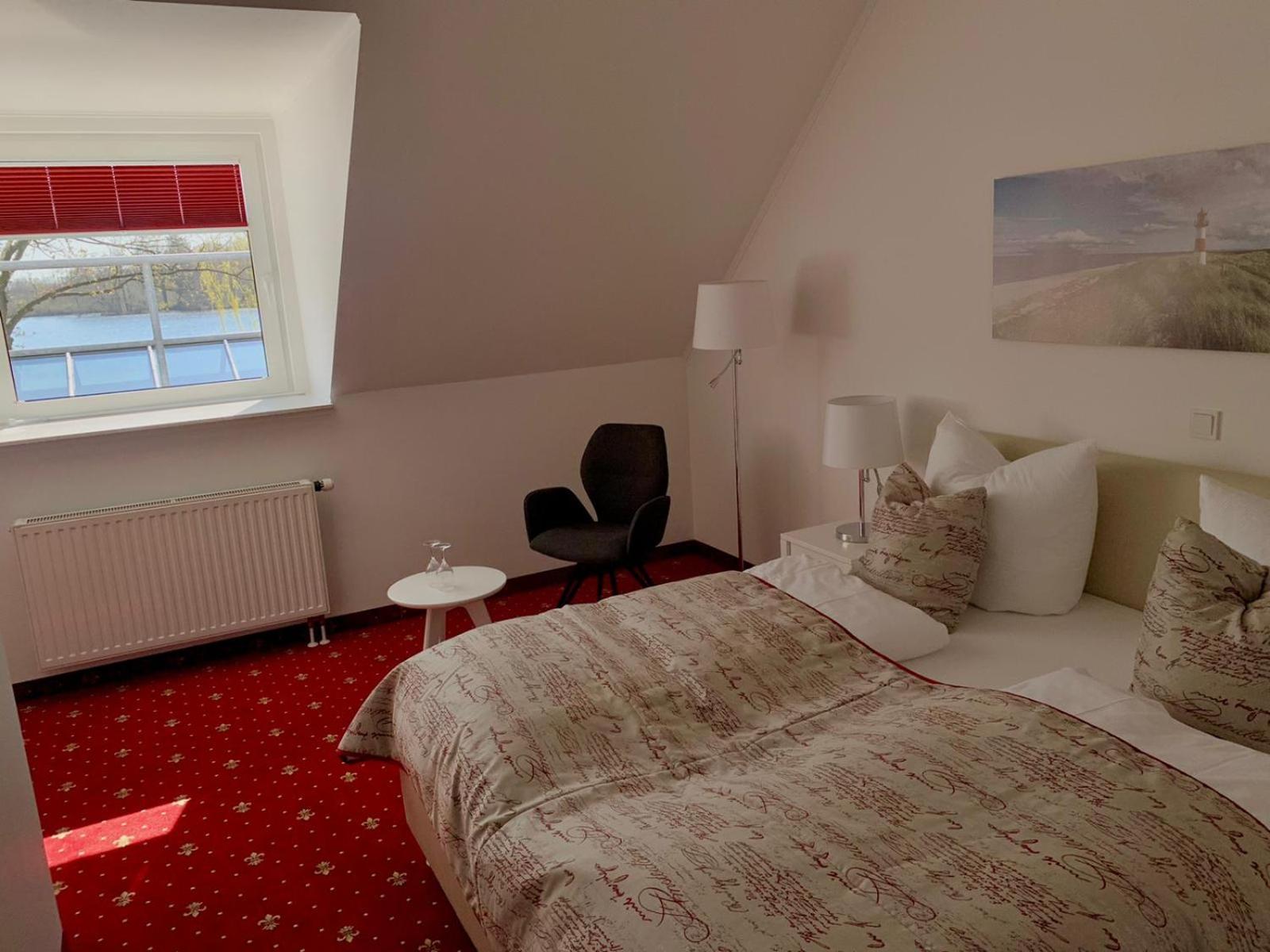 Double Room with Lake View - Photo 1