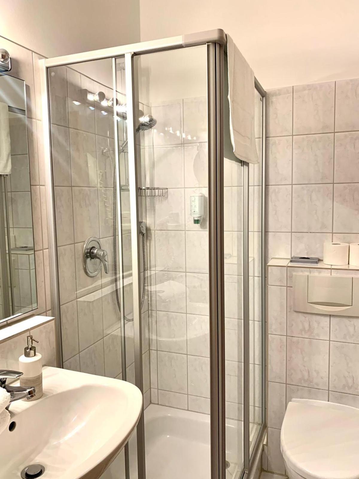 Double Room - Photo 5