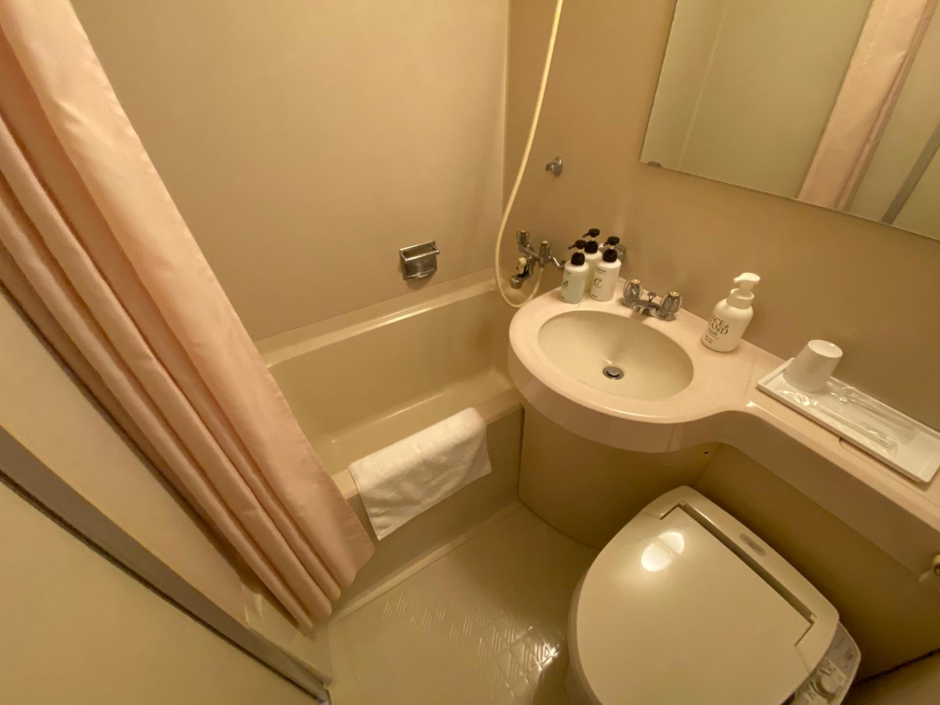 Standard Single Room - Smoking photo 2