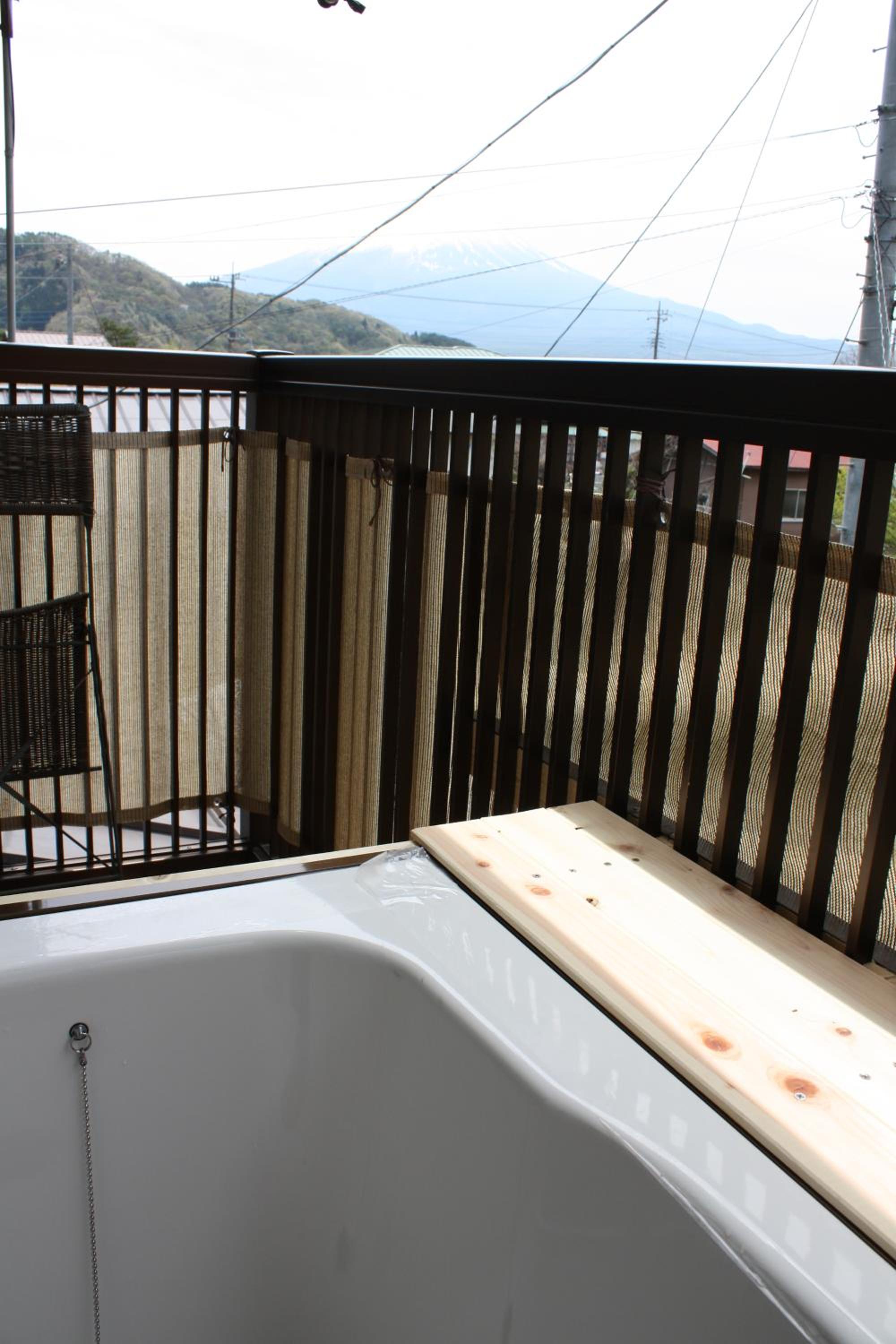 Family Room with Private Bathroom - Photo 3