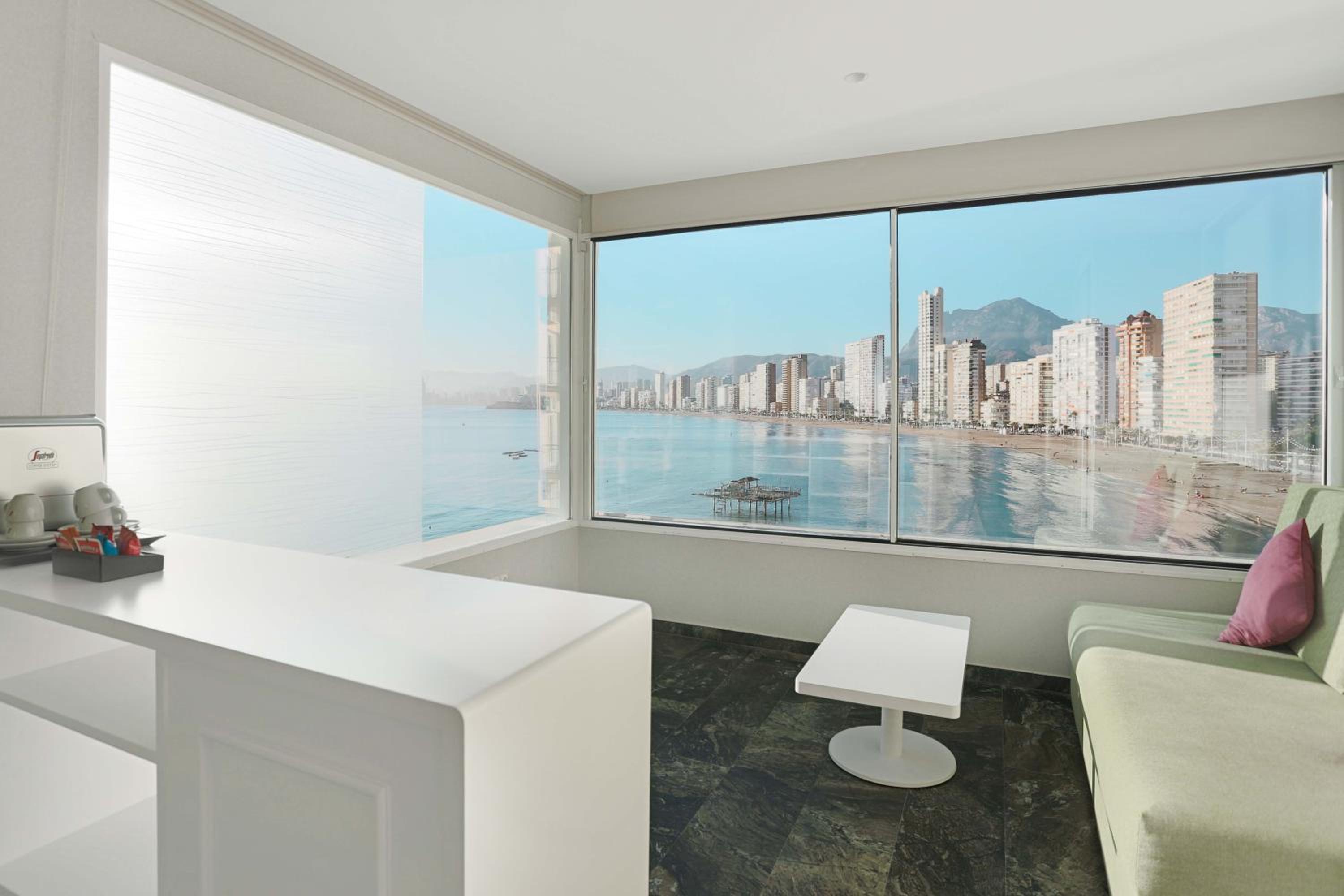 Superior Twin Room with Sea View photo 2