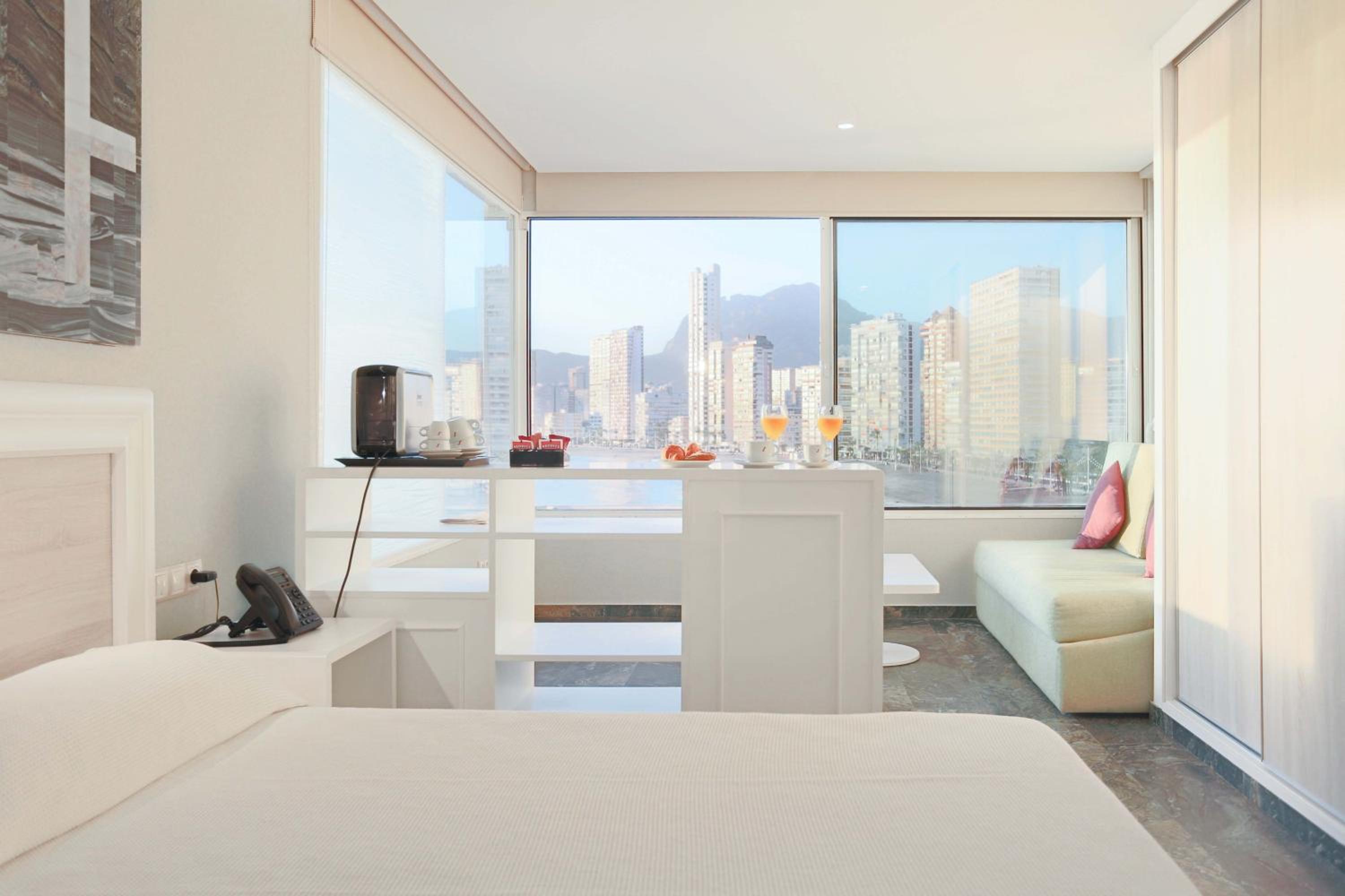 Superior Twin Room with Sea View photo 3