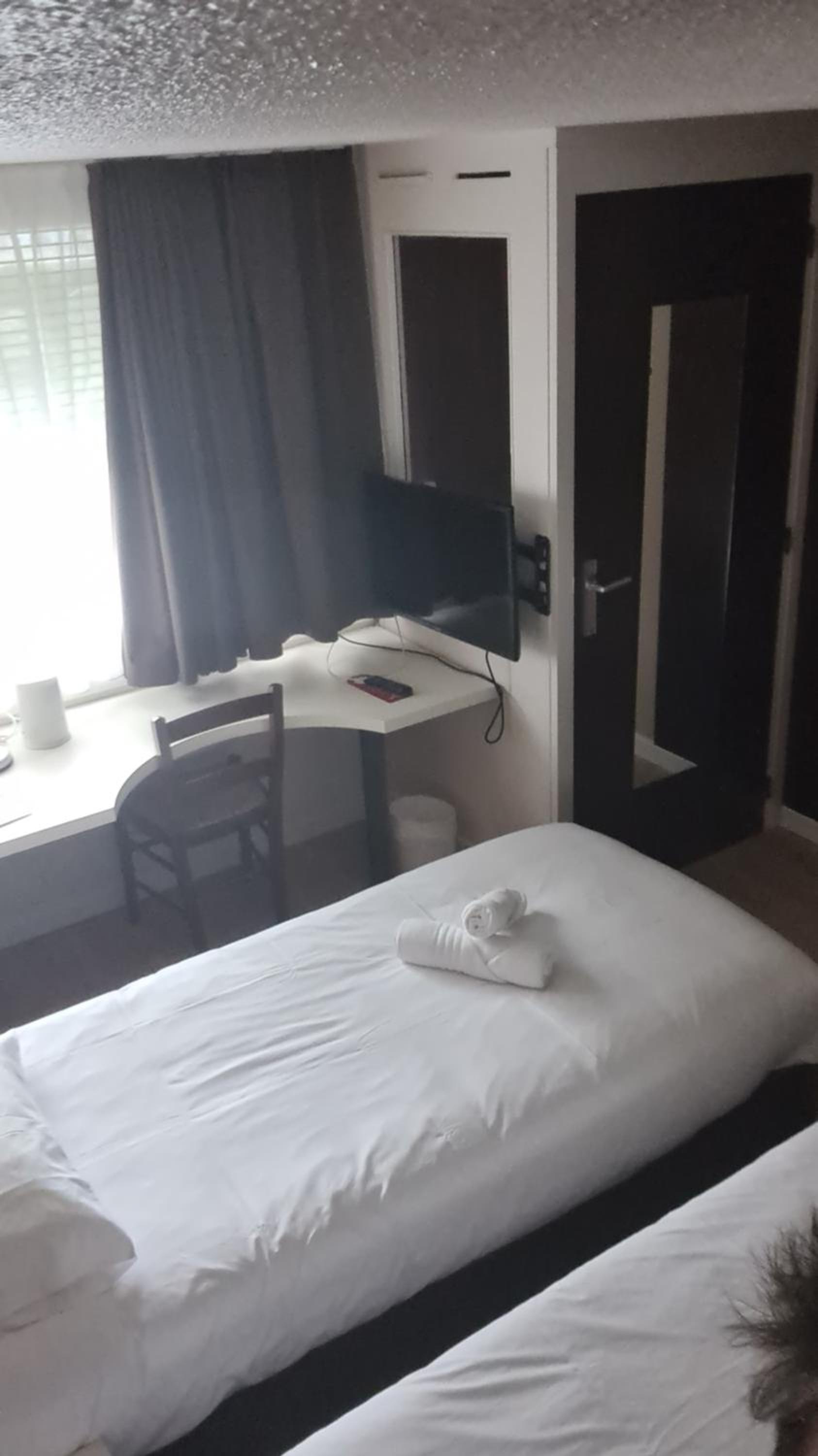 Superior Twin Room - Photo 11