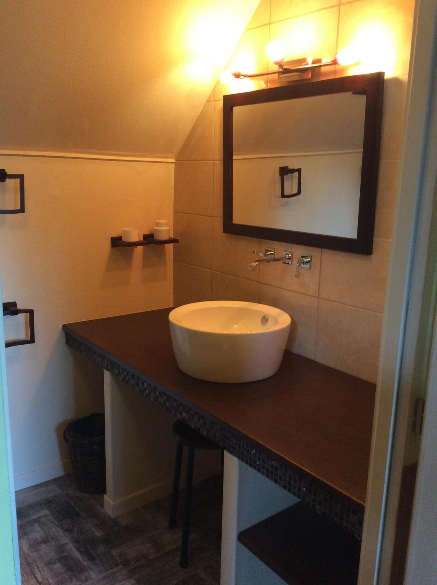 Family Room with Private Bathroom photo 3