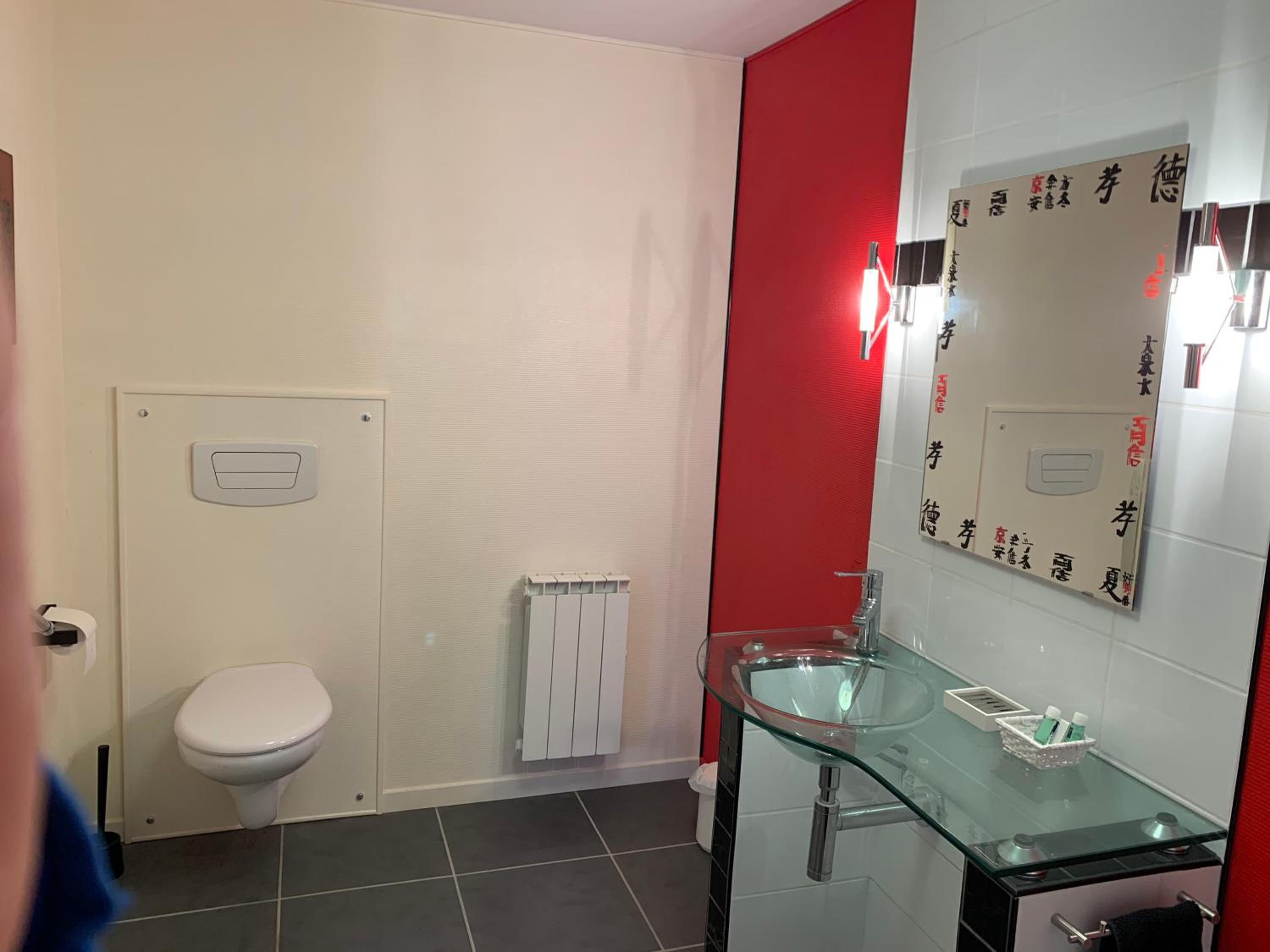 Double Room - Disability Access photo 3