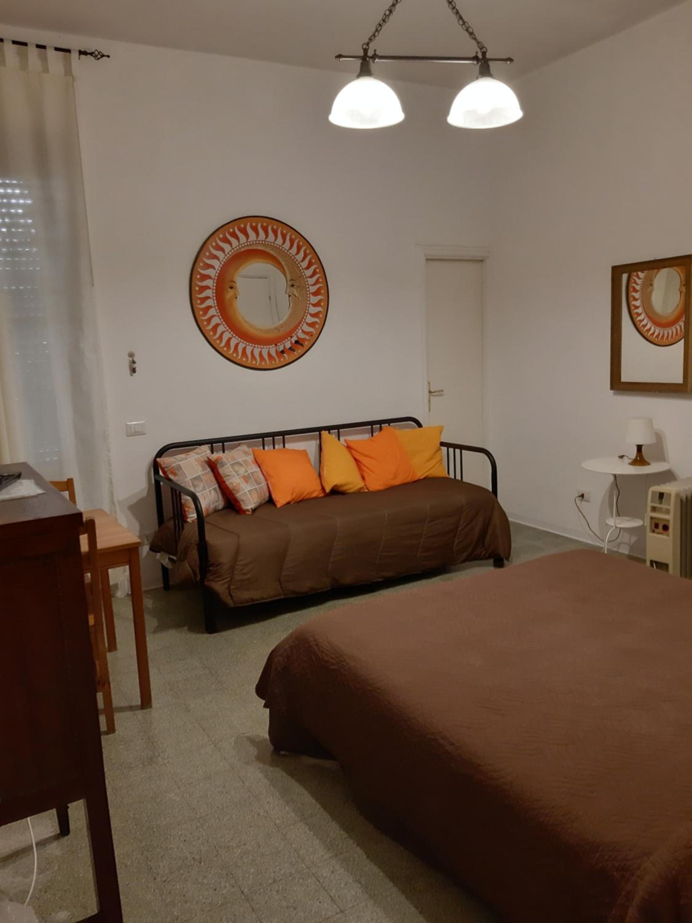 Triple Room with Private Bathroom - Photo 9