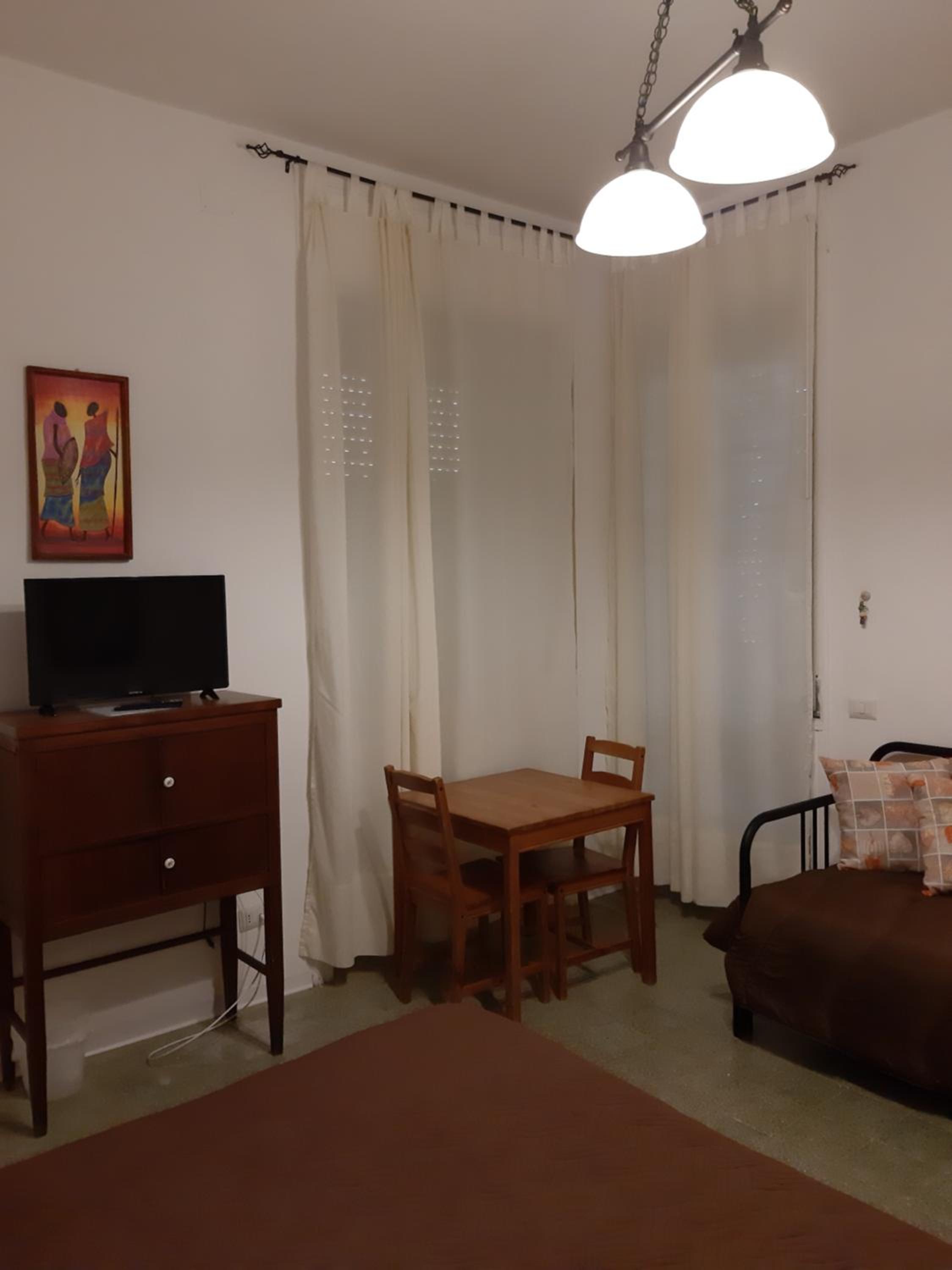 Triple Room with Private Bathroom - Photo 8