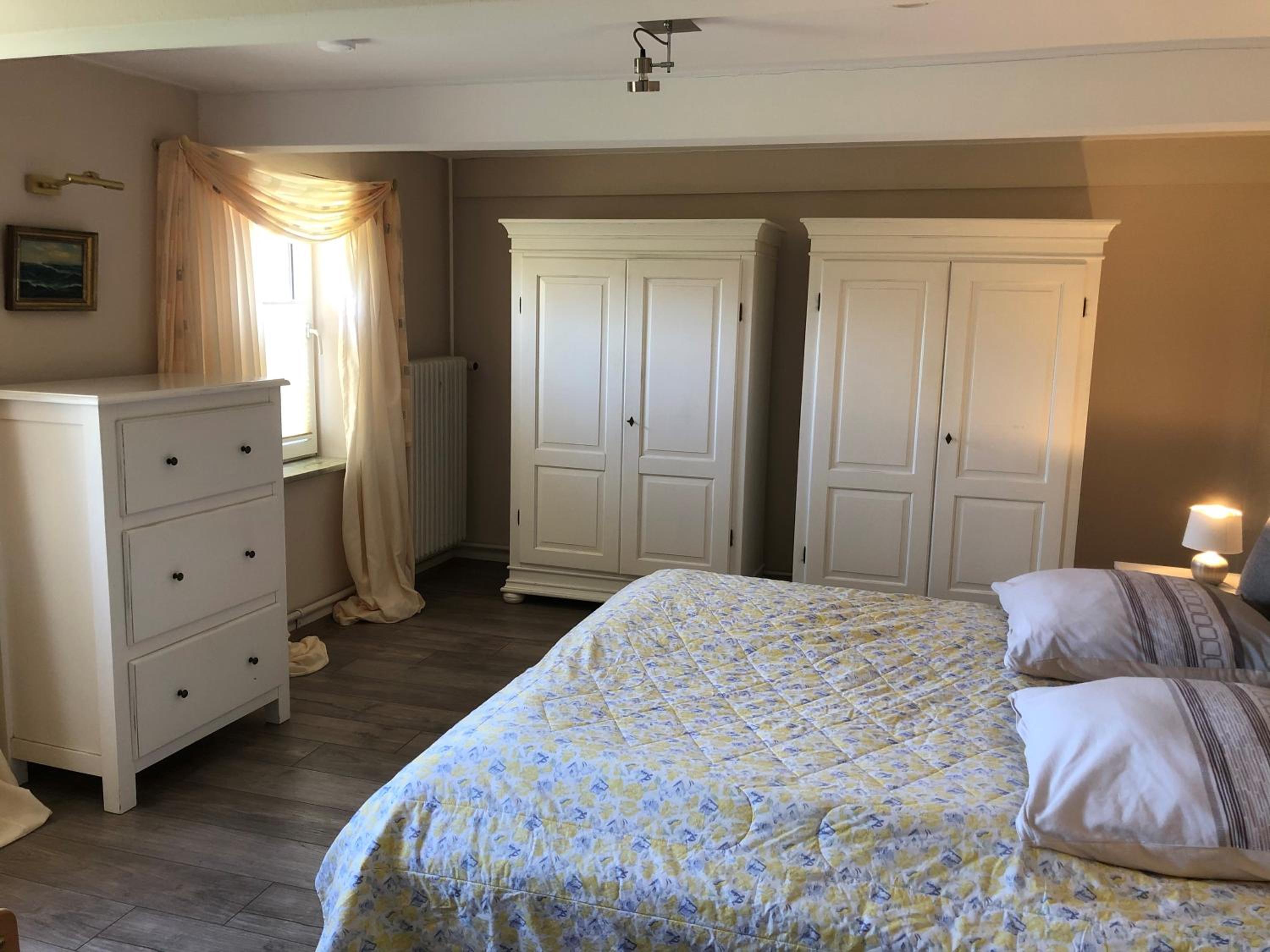 Four-Bedroom House photo 1