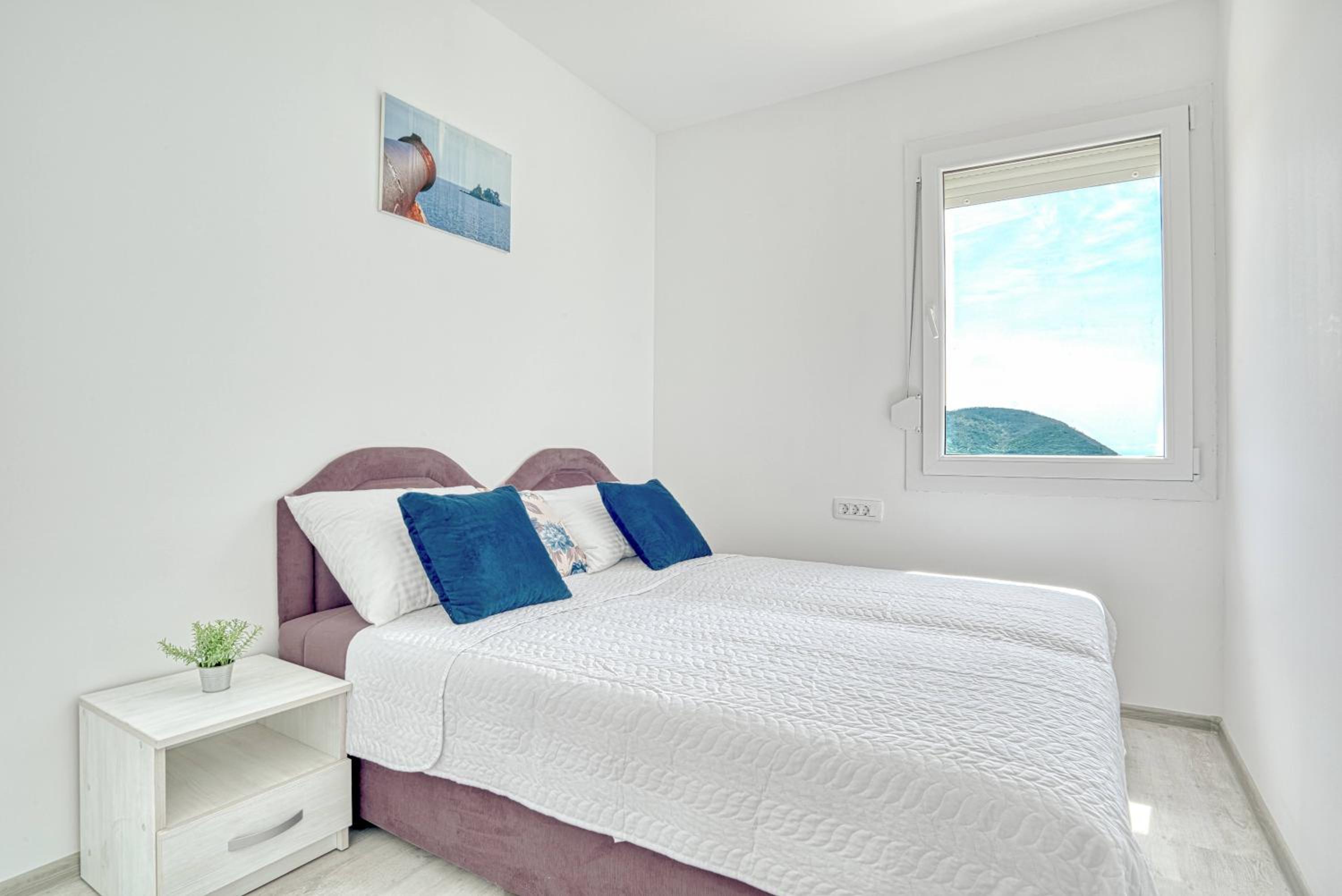 Two-Bedroom House photo 2