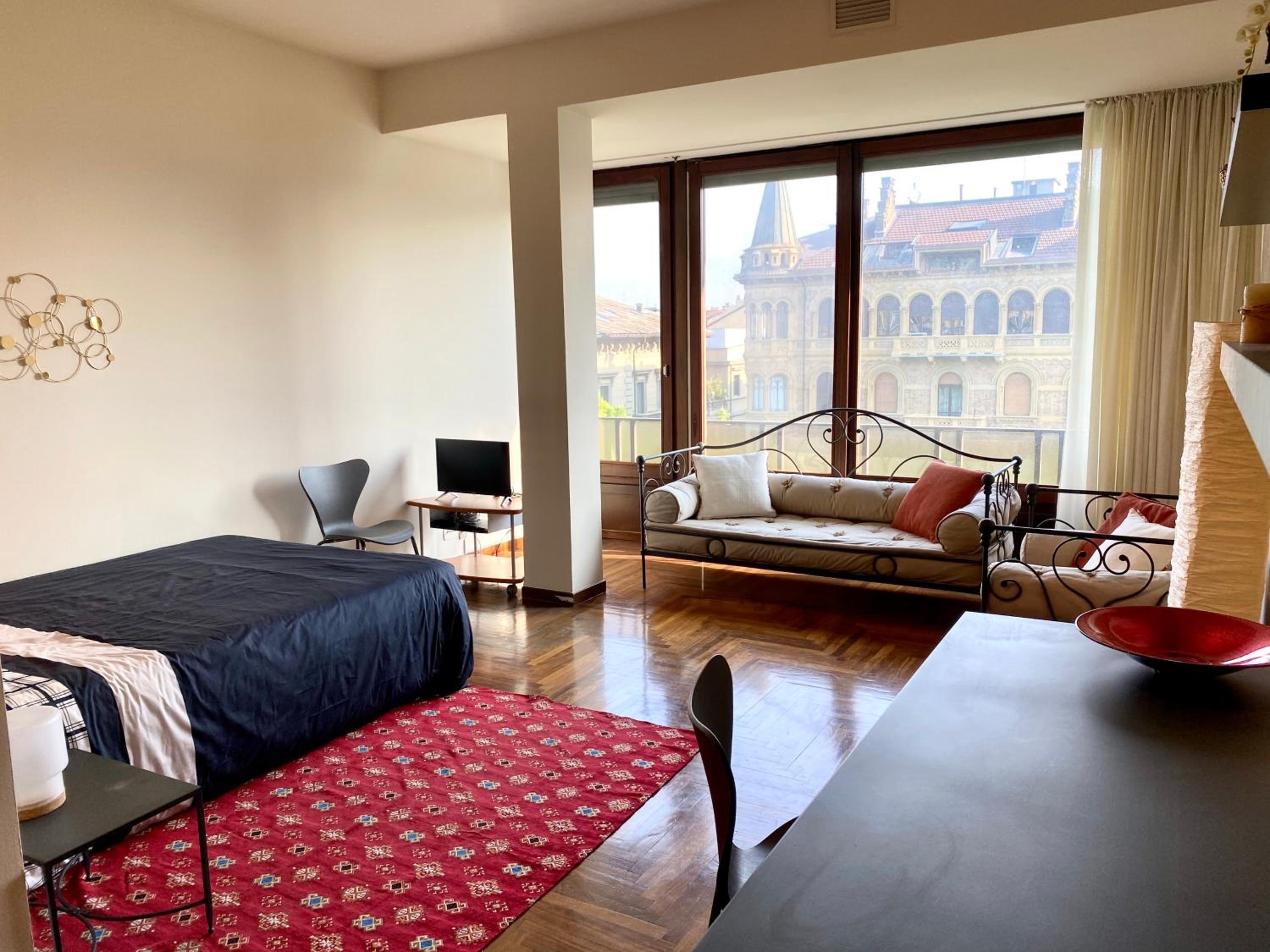 One-Bedroom Apartment