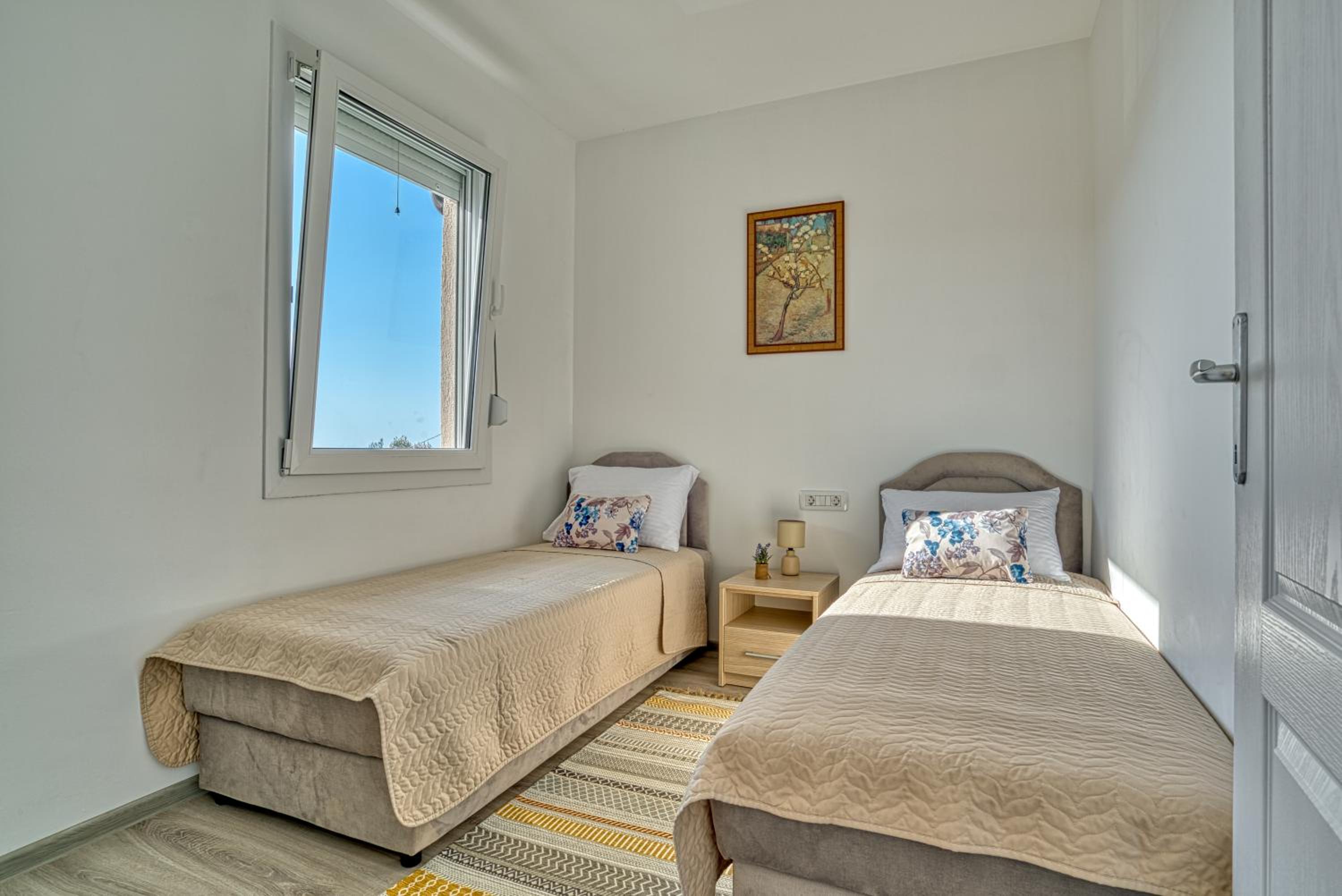 Two-Bedroom House photo 3