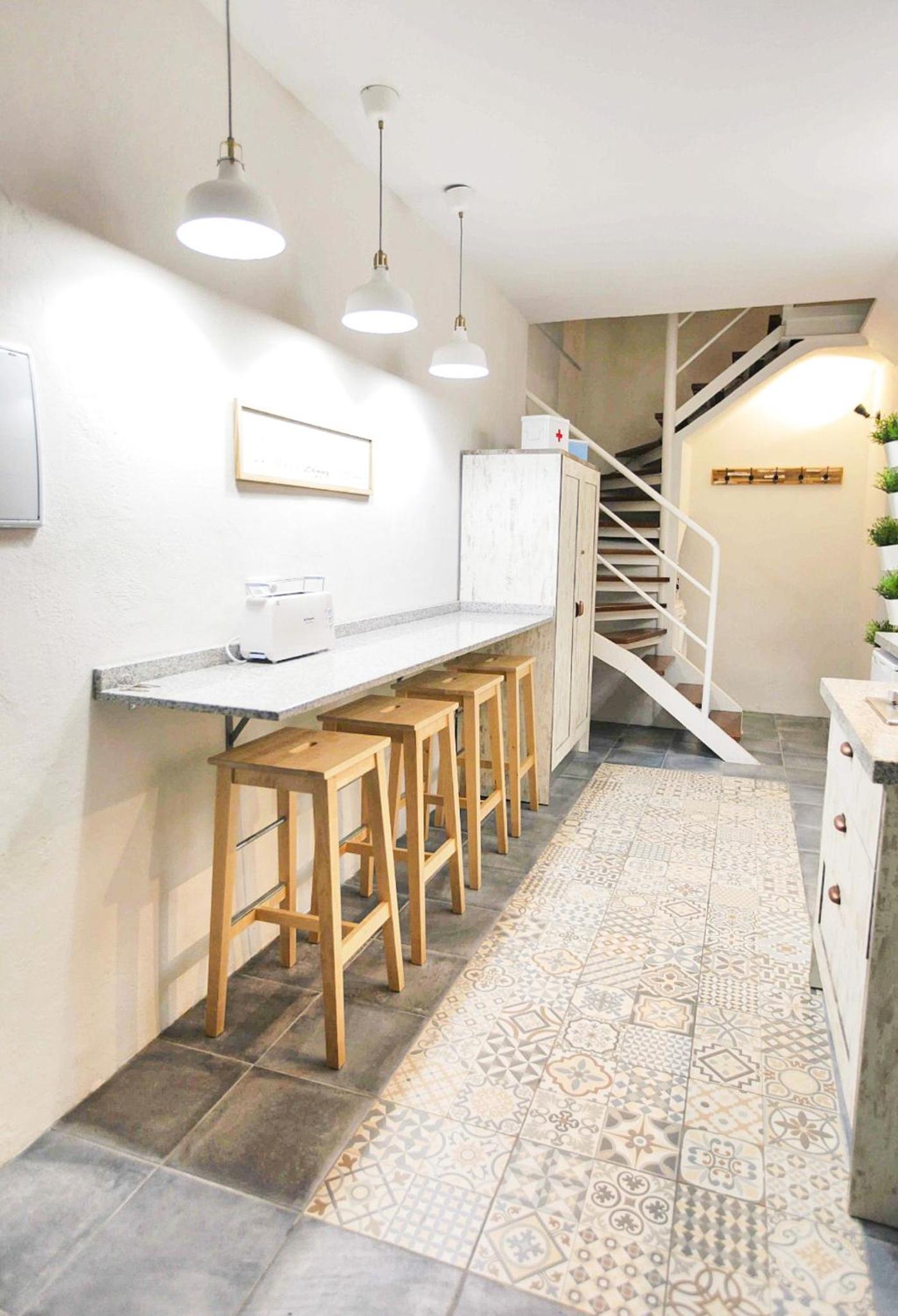 Apartment with Terrace - Photo 12